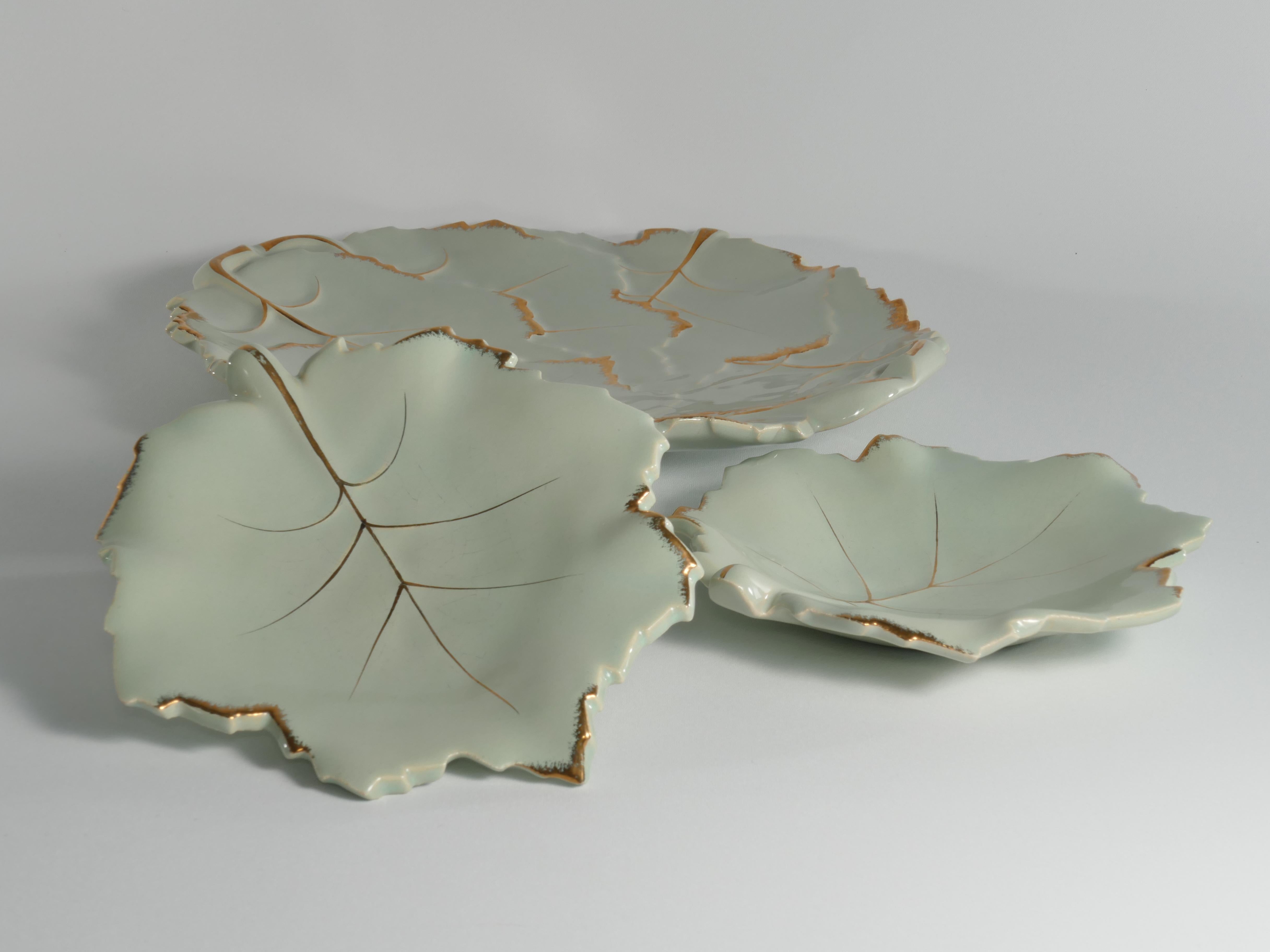 Art Deco Pistachio and Gold Leaf Plates Viloca Paris Caffarelli  For Sale 7