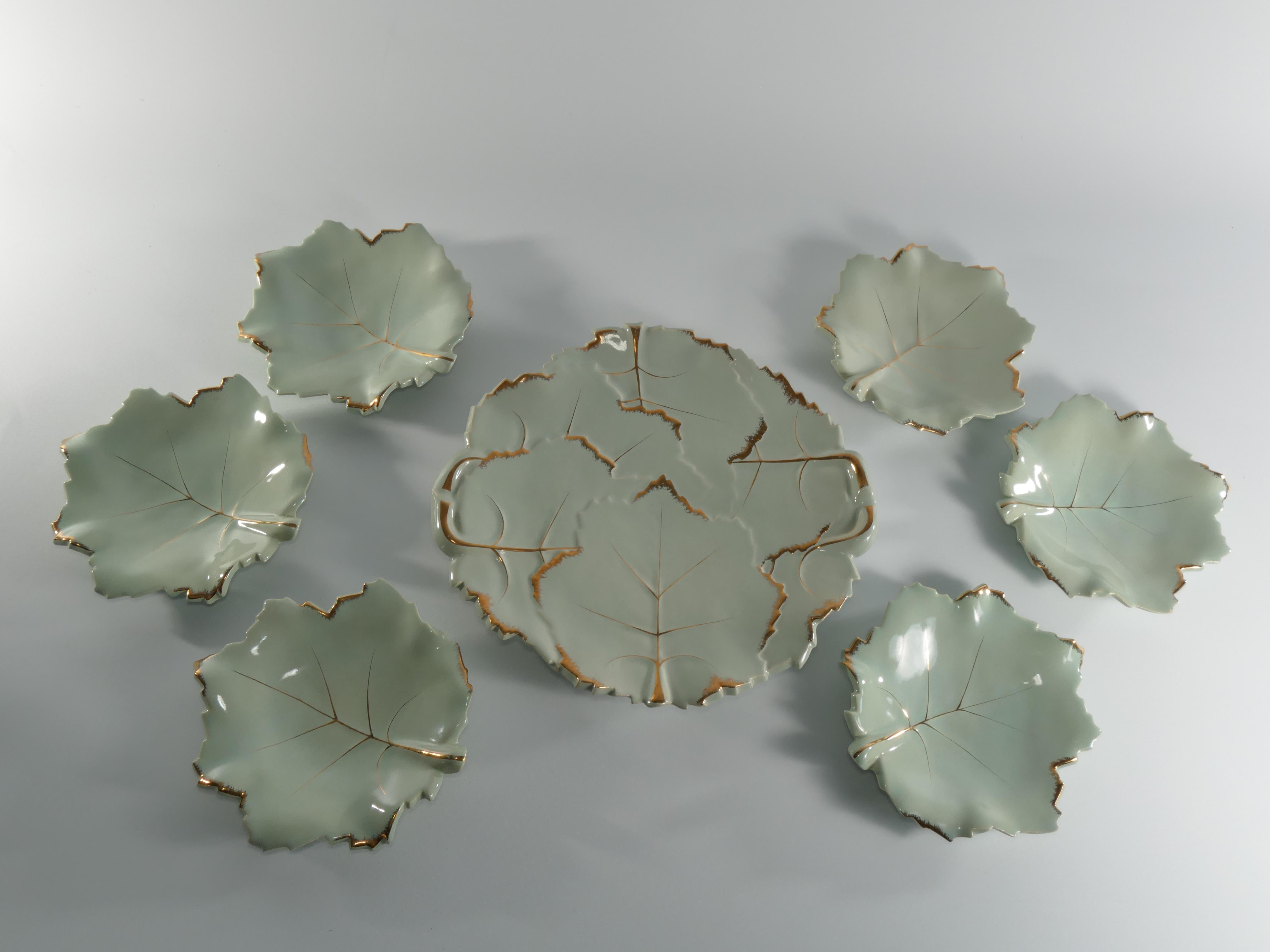Art Deco Pistachio and Gold Leaf Plates Viloca Paris Caffarelli  For Sale 8