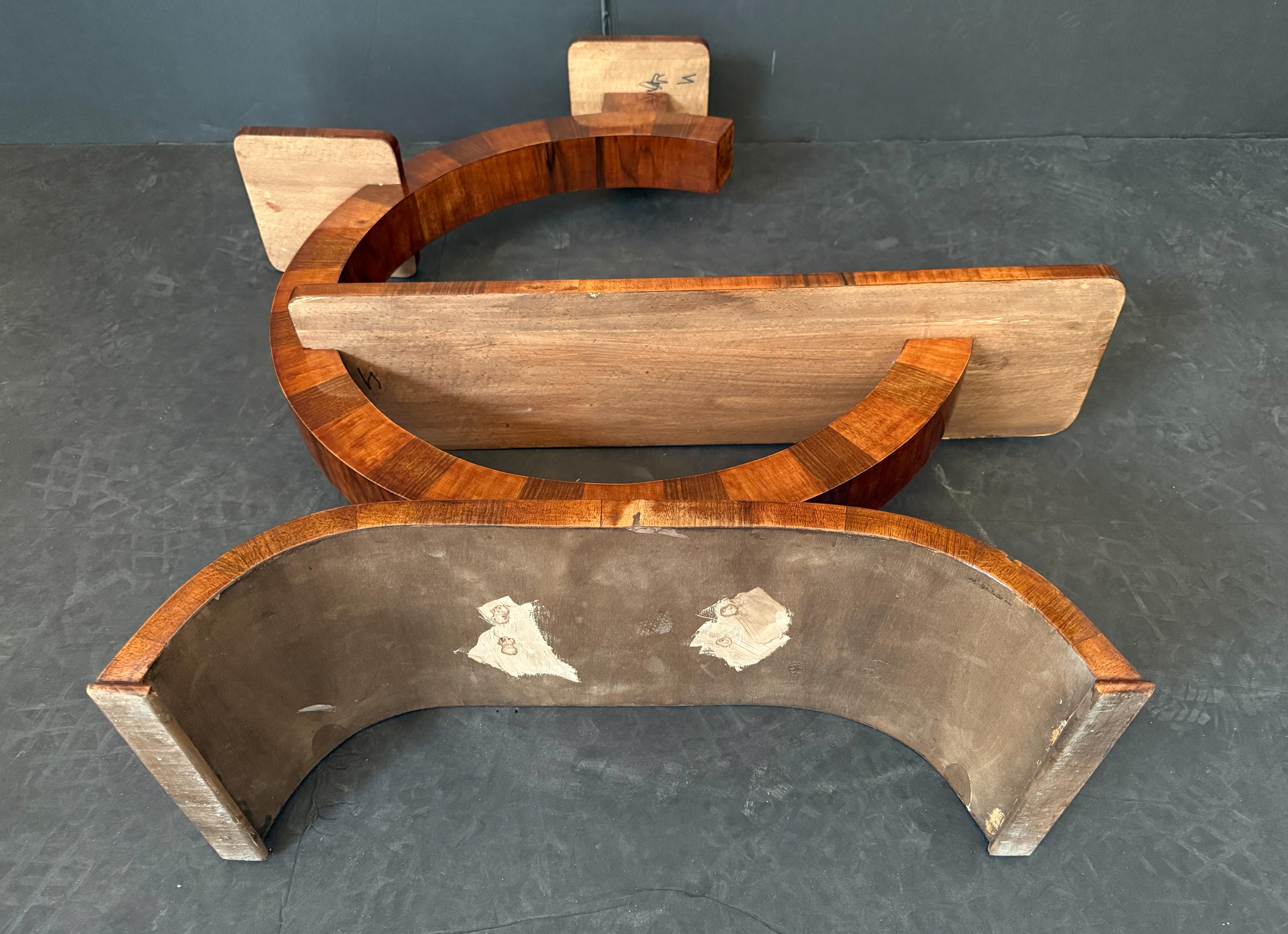 Piantane o Etageres Art Deco in noce figurato - Prezzo individuale in vendita 3
