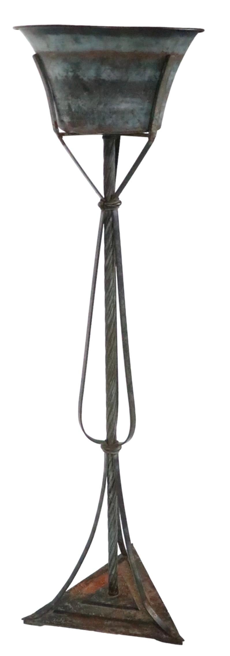 Jardinière Art déco en bronze, fer forgé et fonte, vers les années 1920/ 1930 en vente 5