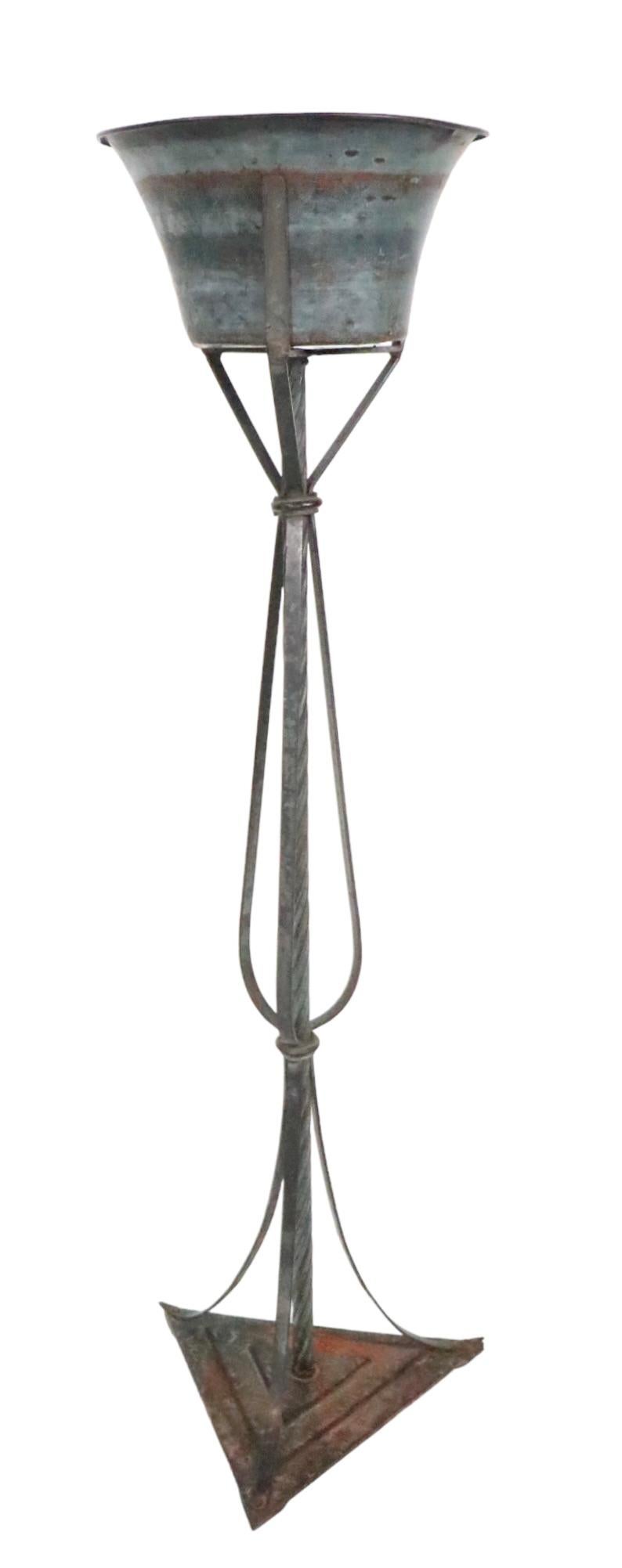 Jardinière Art déco en bronze, fer forgé et fonte, vers les années 1920/ 1930 en vente 10