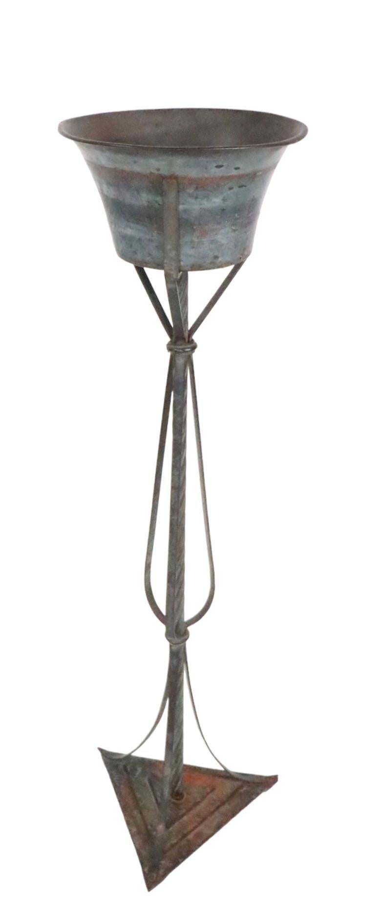 Jardinière Art déco en bronze, fer forgé et fonte, vers les années 1920/ 1930 en vente 11
