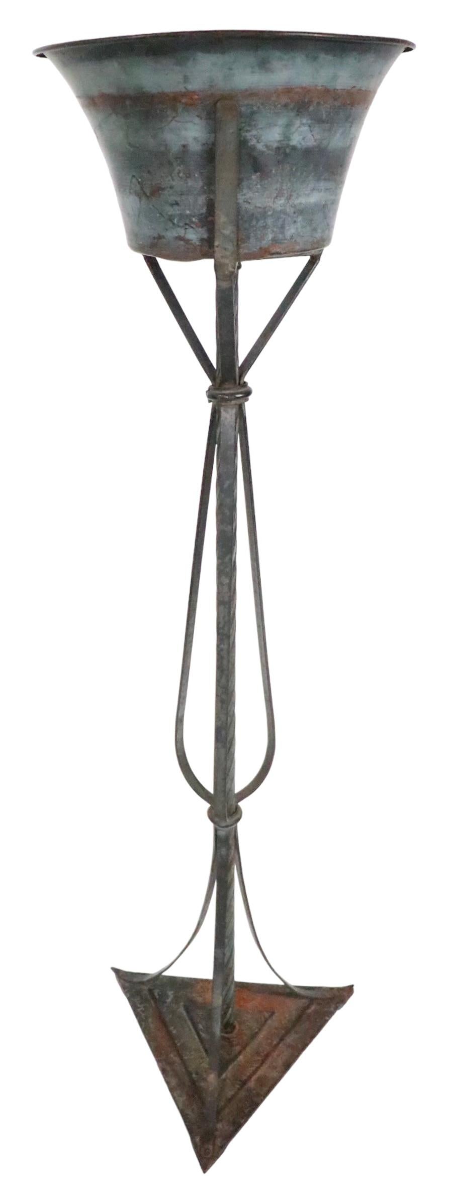 Américain Jardinière Art déco en bronze, fer forgé et fonte, vers les années 1920/ 1930 en vente