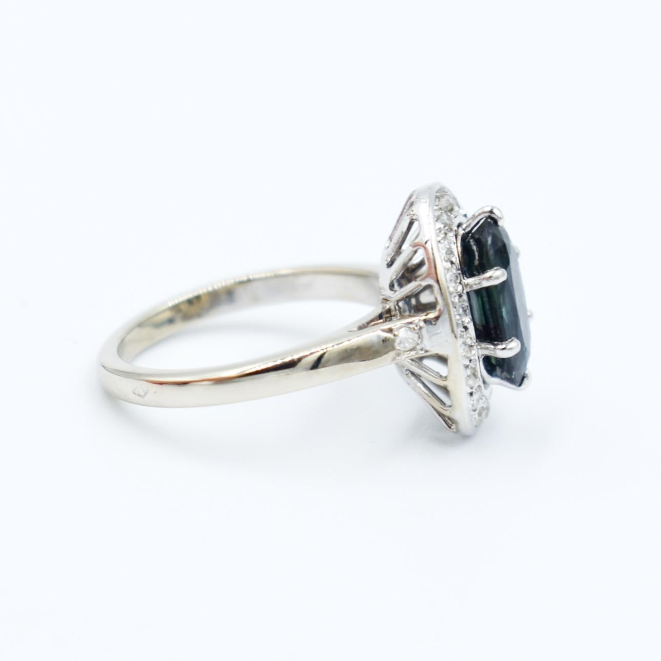 Art Deco art-deco platinium sapphire ring 2cts and diamonds For Sale
