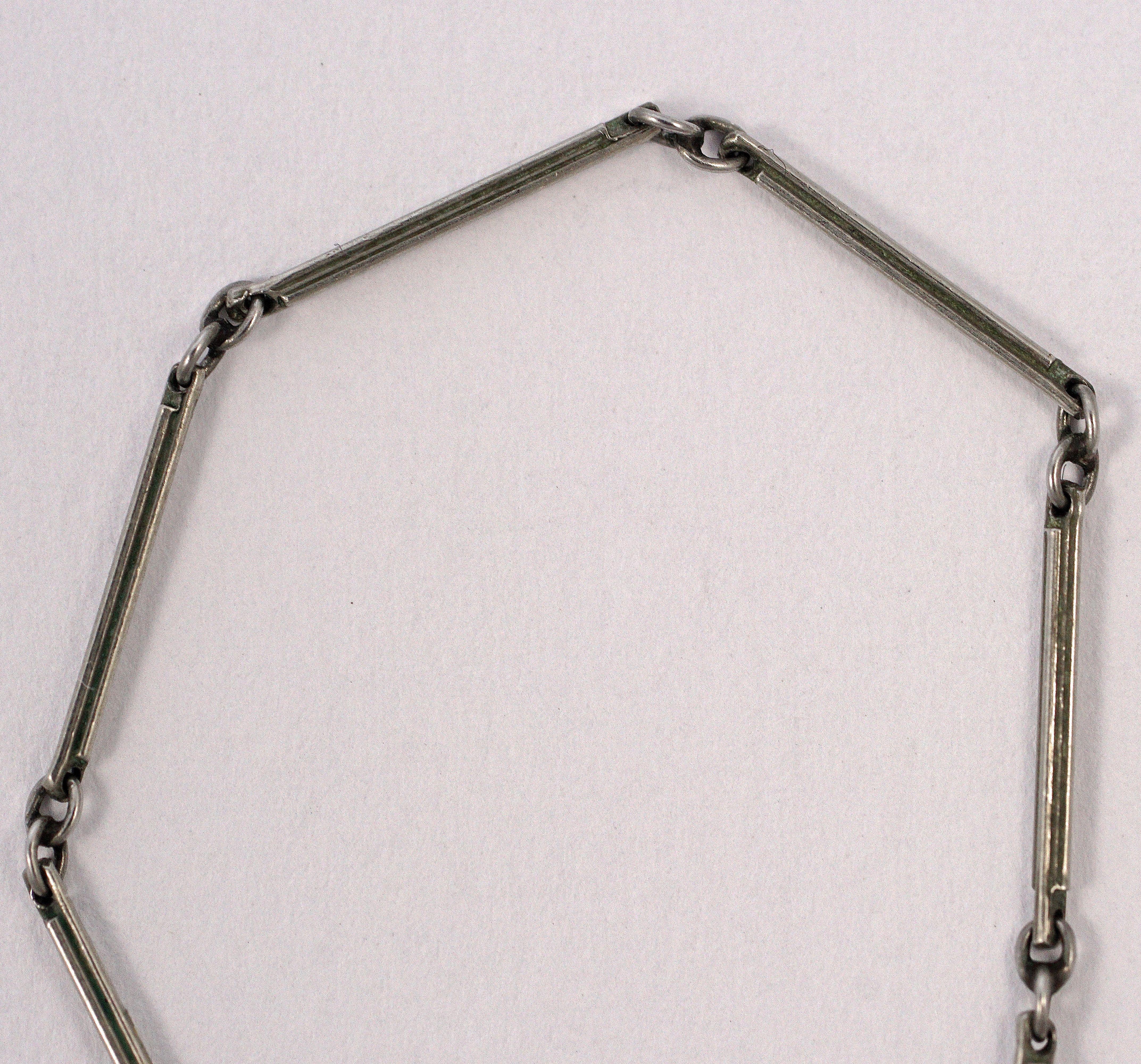 Collana con ciondolo a goccia Art Deco Platinon con cristalli verdi e trasparenti in vendita 3