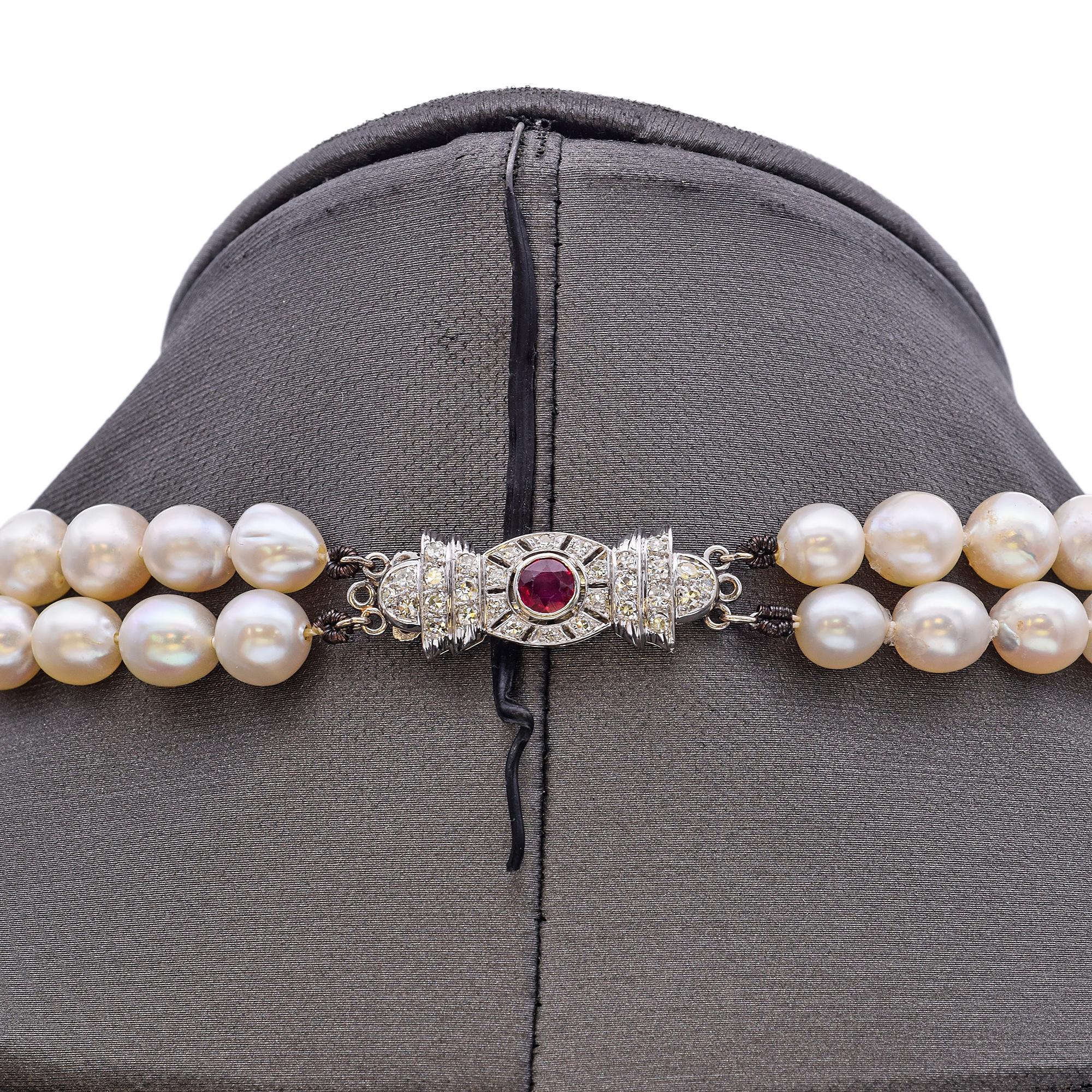 Collar Art Decó de Platino con Diamantes de 0,47 TCW y Perlas Cultivadas Rubí de dos vueltas en venta 1