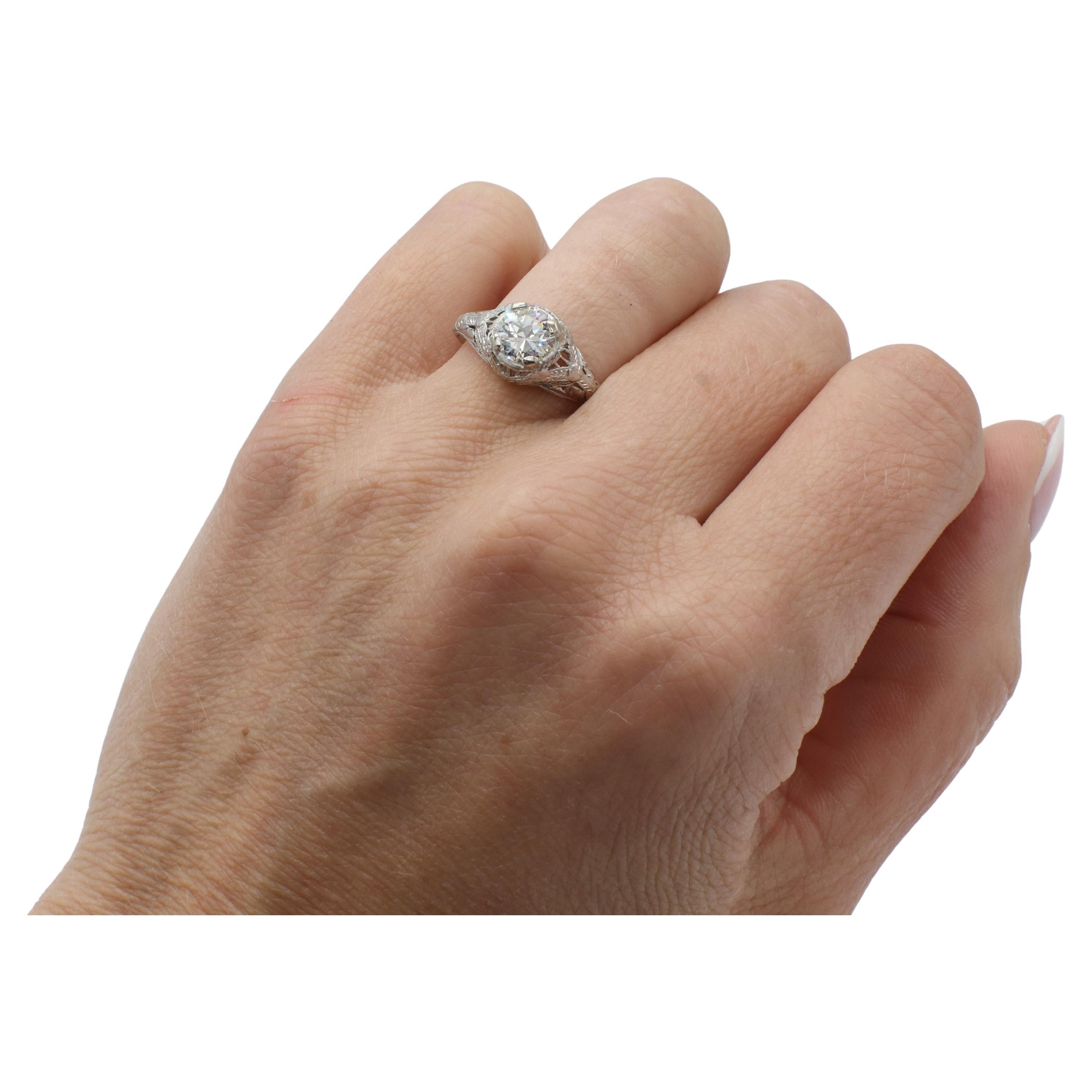 Bague de fiançailles Art déco en platine avec diamant naturel de taille européenne ancienne de 0.88 carat Pour femmes en vente