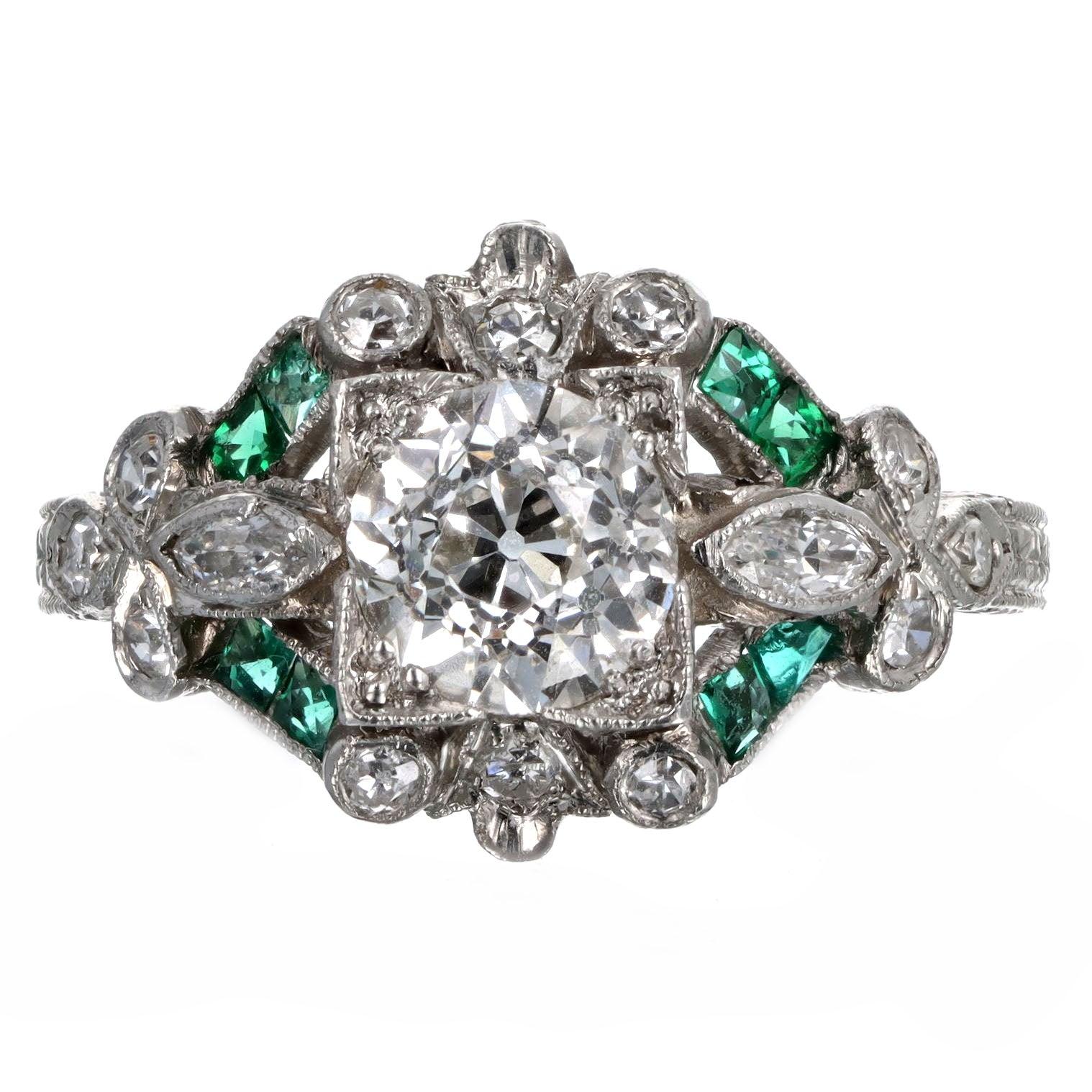 Art Deco Platinring mit 0,90 Karat Diamant im alteuropäischen Schliff und natürlichem Smaragd im Angebot 2