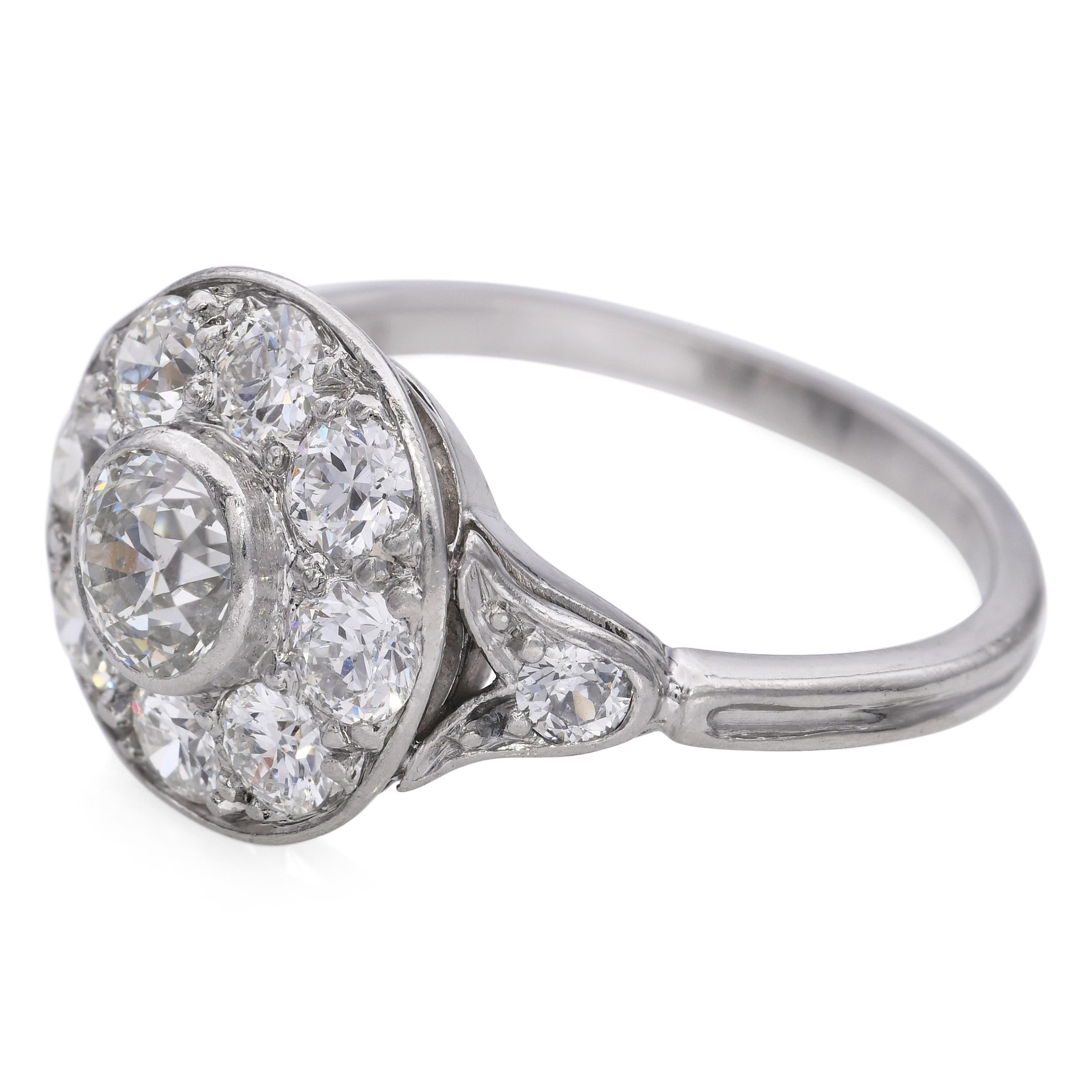 Anello aureola in platino Art Deco con diamante vecchio taglio europeo da 0,95tcw In condizioni buone in vendita a New York, NY