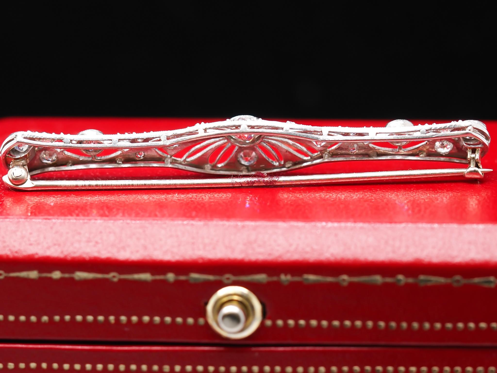 Art Deco Platinum 1.00 Carat Old European Diamond Filigree Bar Brooch Pin In Good Condition For Sale In Atlanta, GA