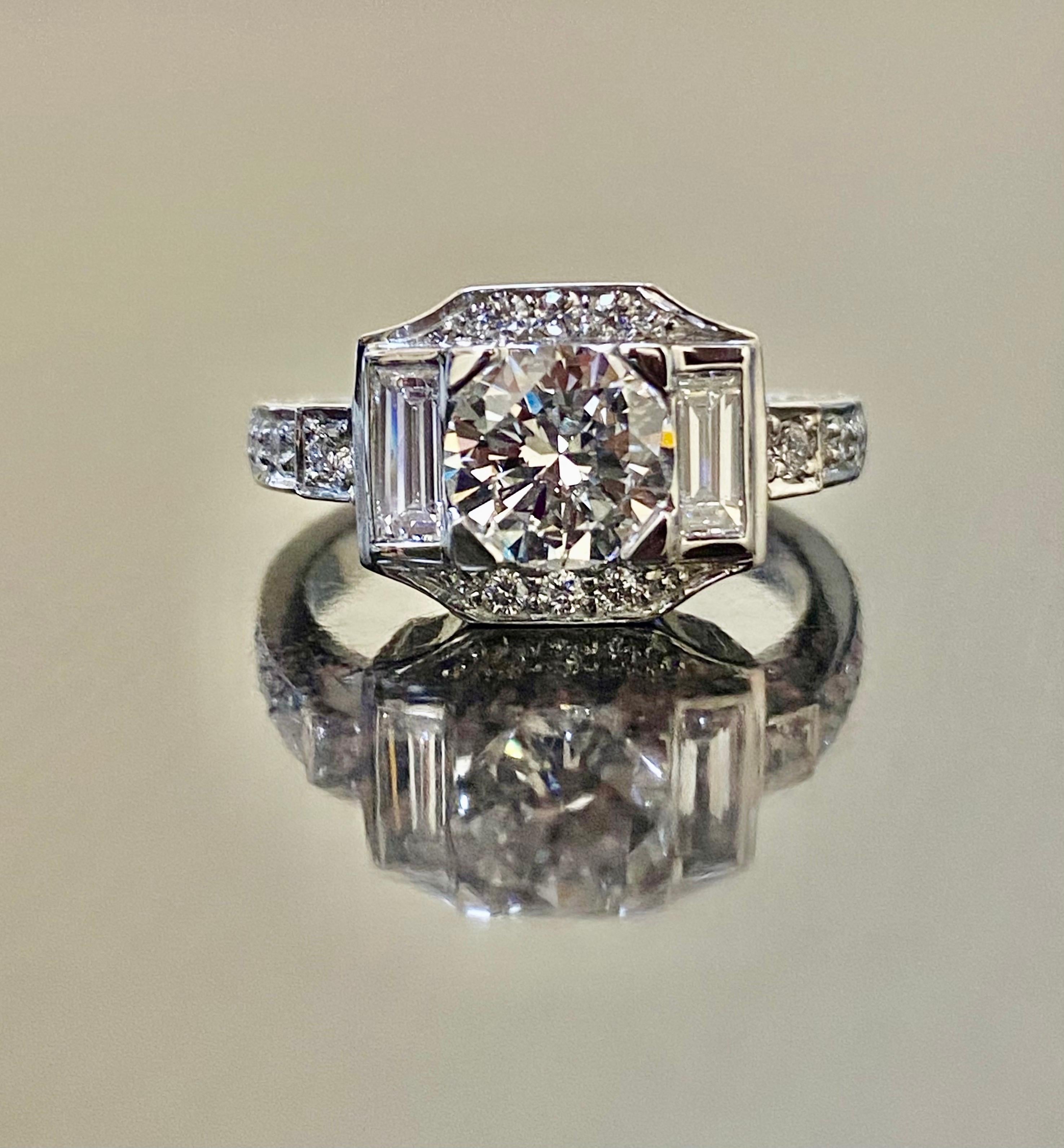 Art Deco Platinum 1.03 Carat D VS1 Round Diamond Engagement Ring In New Condition For Sale In Los Angeles, CA