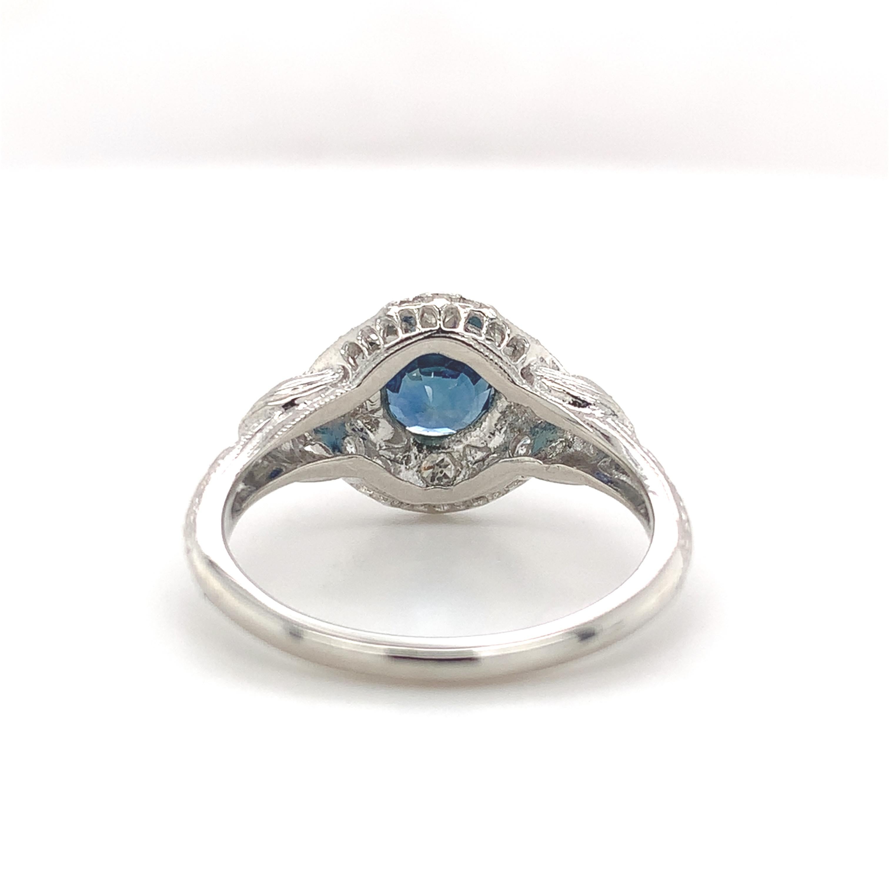 Bague filigrane Art déco avec saphir de 1,04 carat et diamants Pour femmes en vente