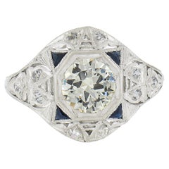 Art Deco Platin 1,10 Karat Diamant & dreieckiger synthetischer Saphir Cocktail-Ring