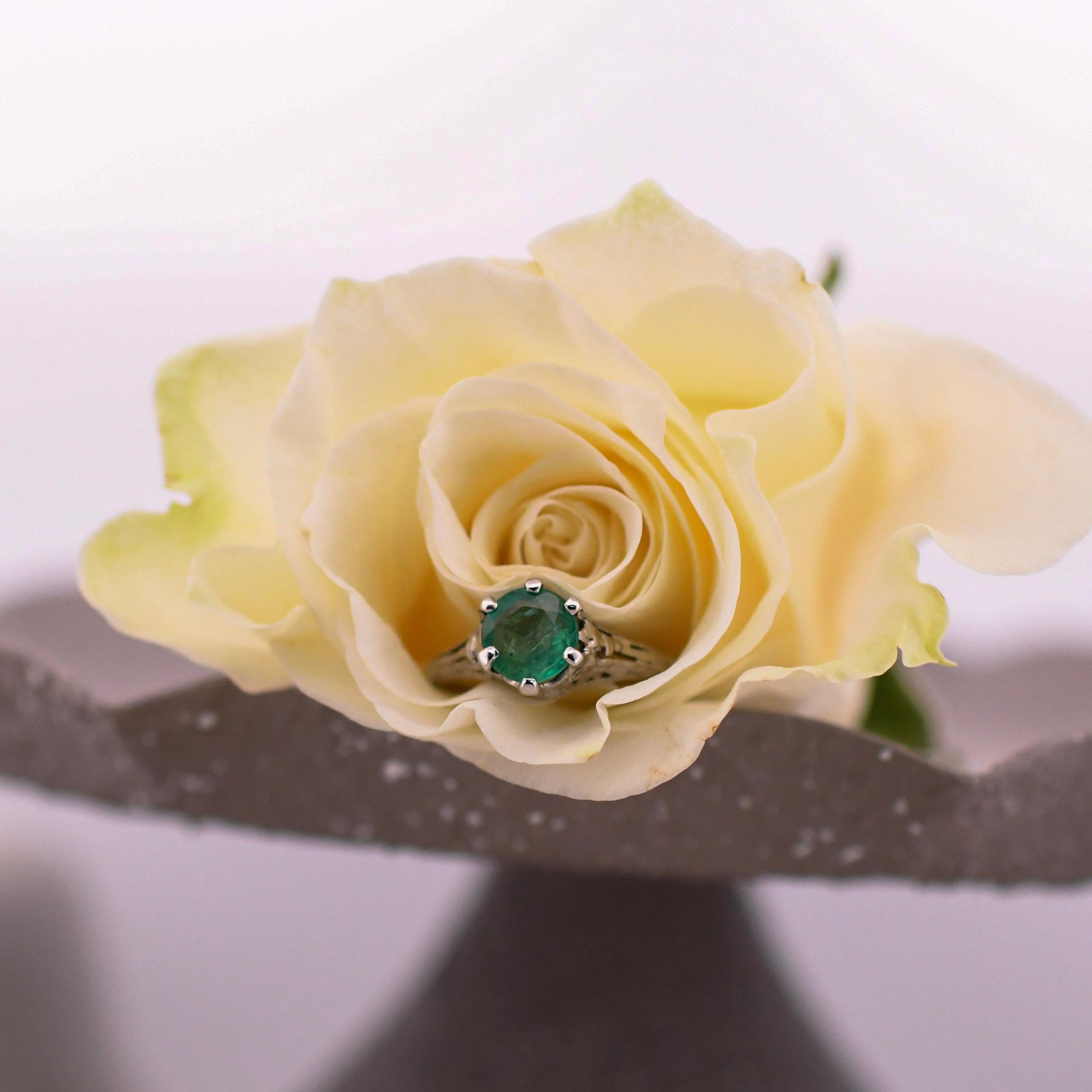 Art Deco Platinum 1.12 Carat Natural Emerald Solitaire Filigree Engagement Ring  1