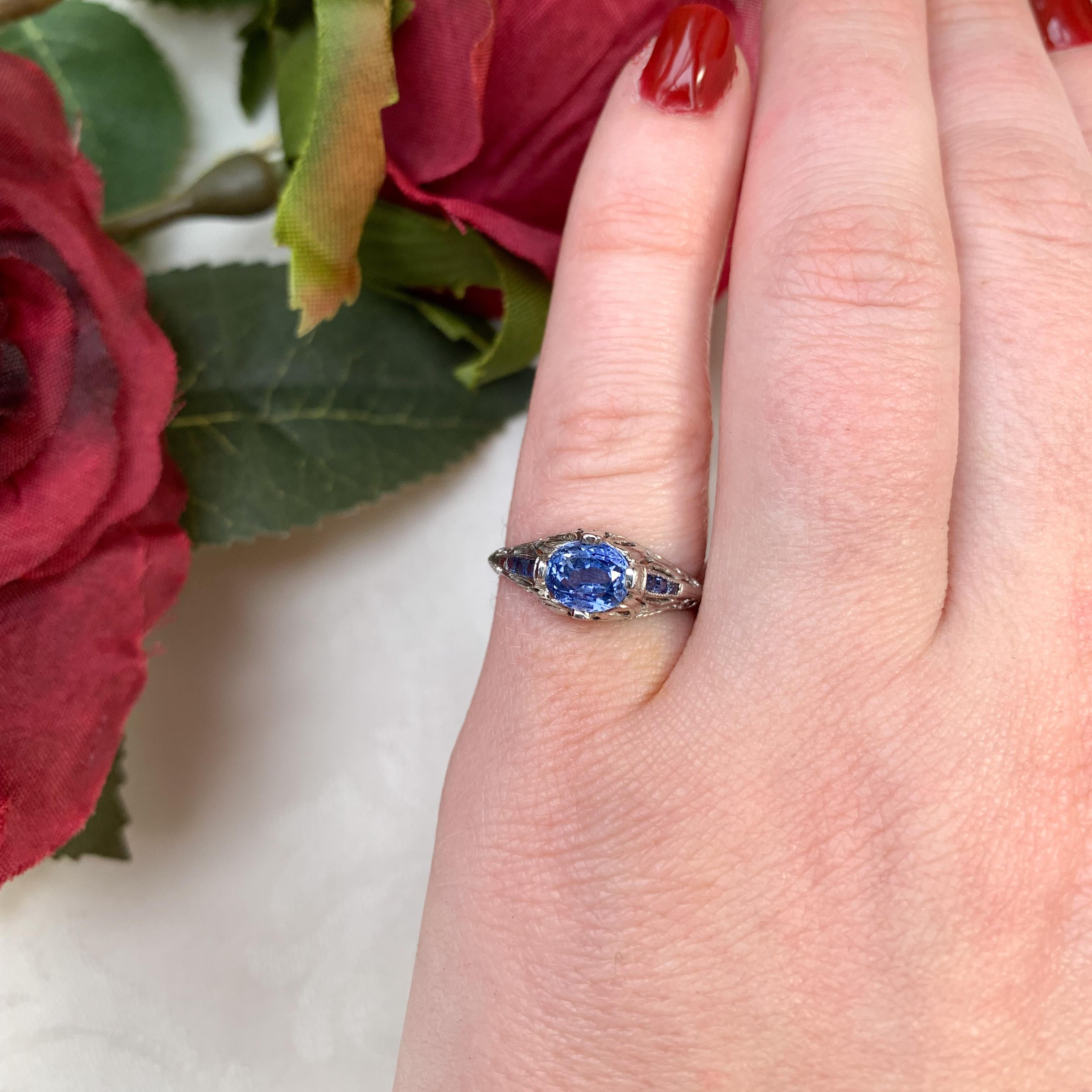 Bague filigrane Art déco en platine saphir 1,22 carat, taille 5, sans rapport de chaleur en vente 1