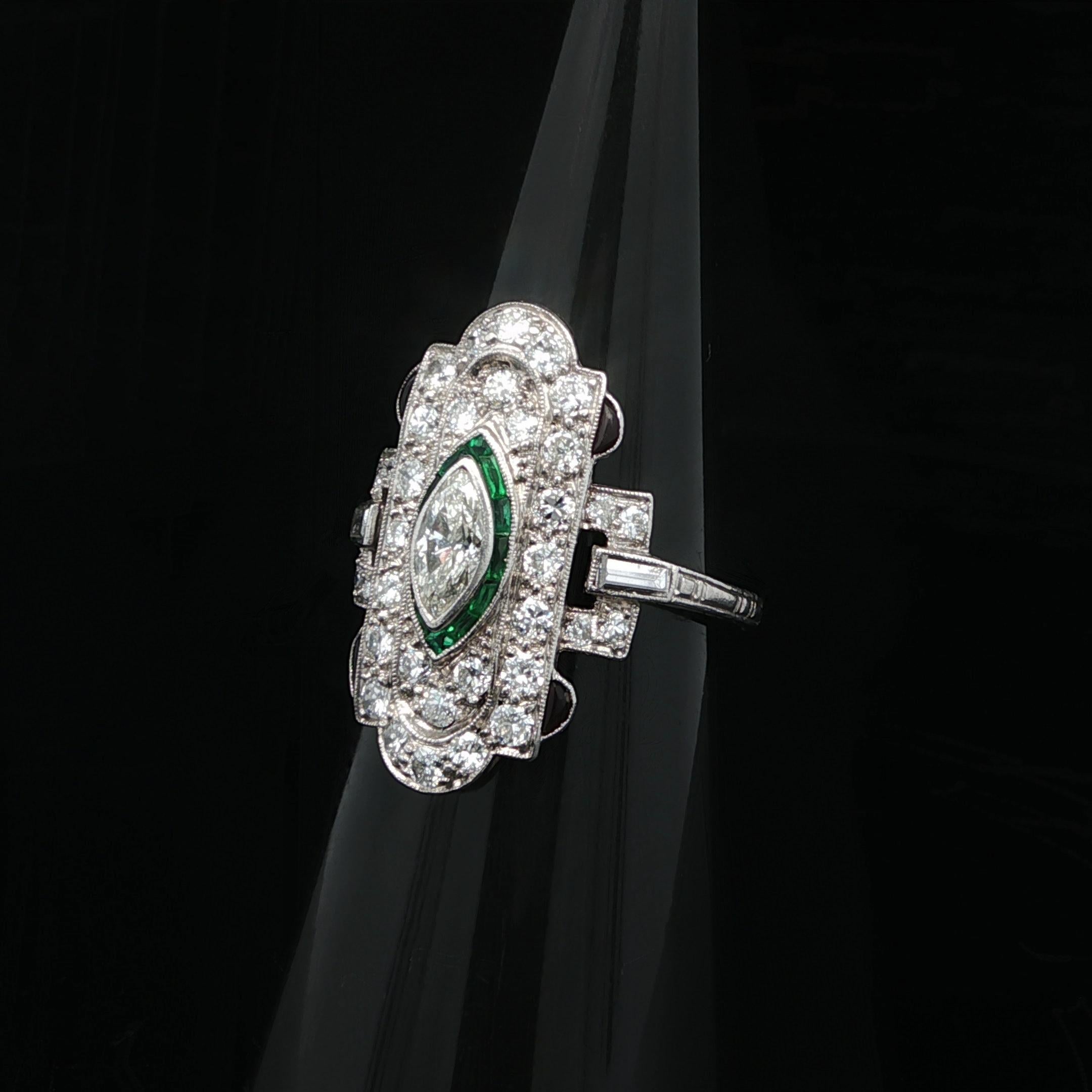 -A. Stone
Diamante naturale autentico - 34 diamanti di vecchio taglio europeo, 1 taglio marquise e 2 taglio baguette - incastonatura a pavé e castone - bei diamanti bianchi brillanti - 1,25ctw (circa)
(12) Pietre verdi - taglio calibro -
