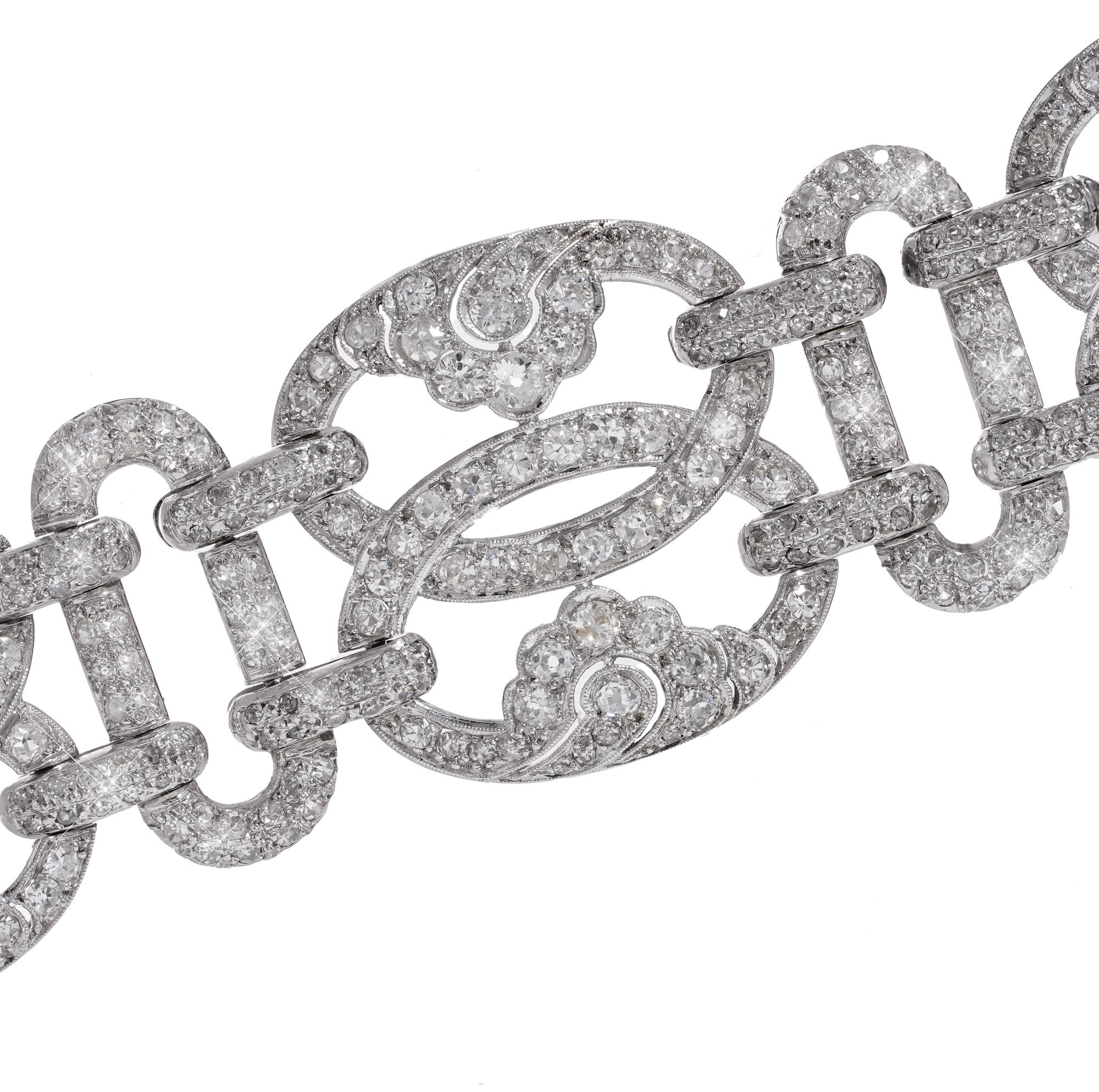 Art Deco platinum 13.38 carats of diamonds link bracelet In Good Condition For Sale In Braintree, GB