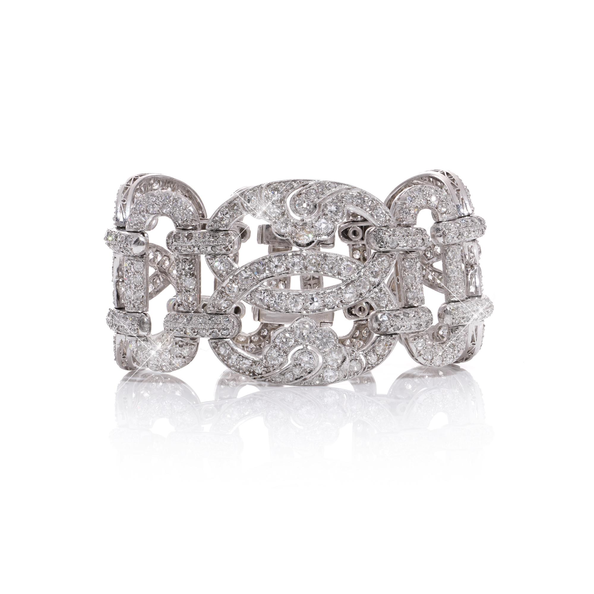 Art Deco platinum 13.38 carats of diamonds link bracelet For Sale 1
