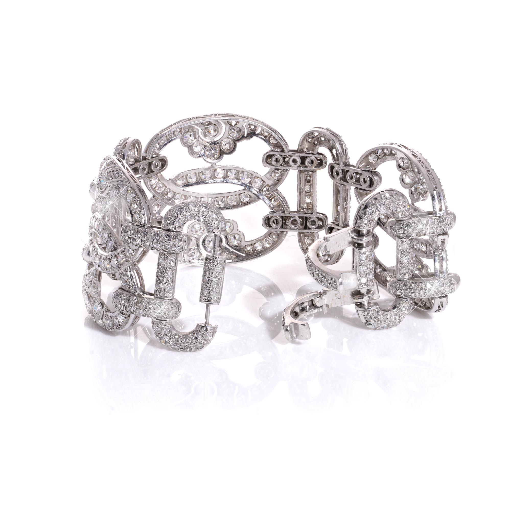 Art Deco platinum 13.38 carats of diamonds link bracelet For Sale 2