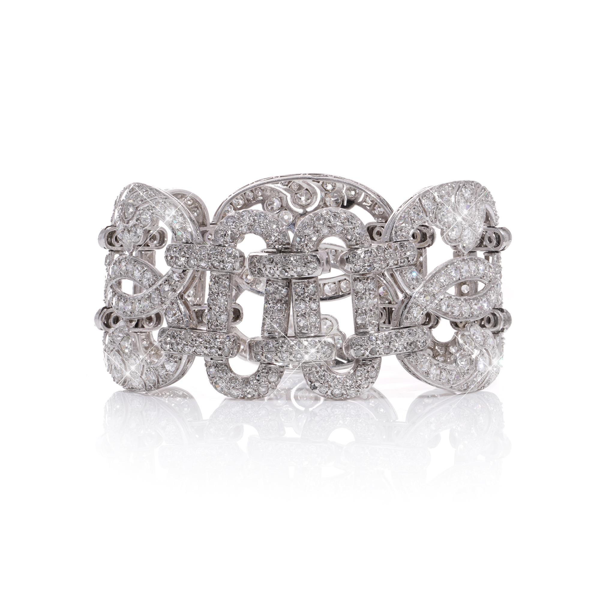 Art Deco platinum 13.38 carats of diamonds link bracelet For Sale 4