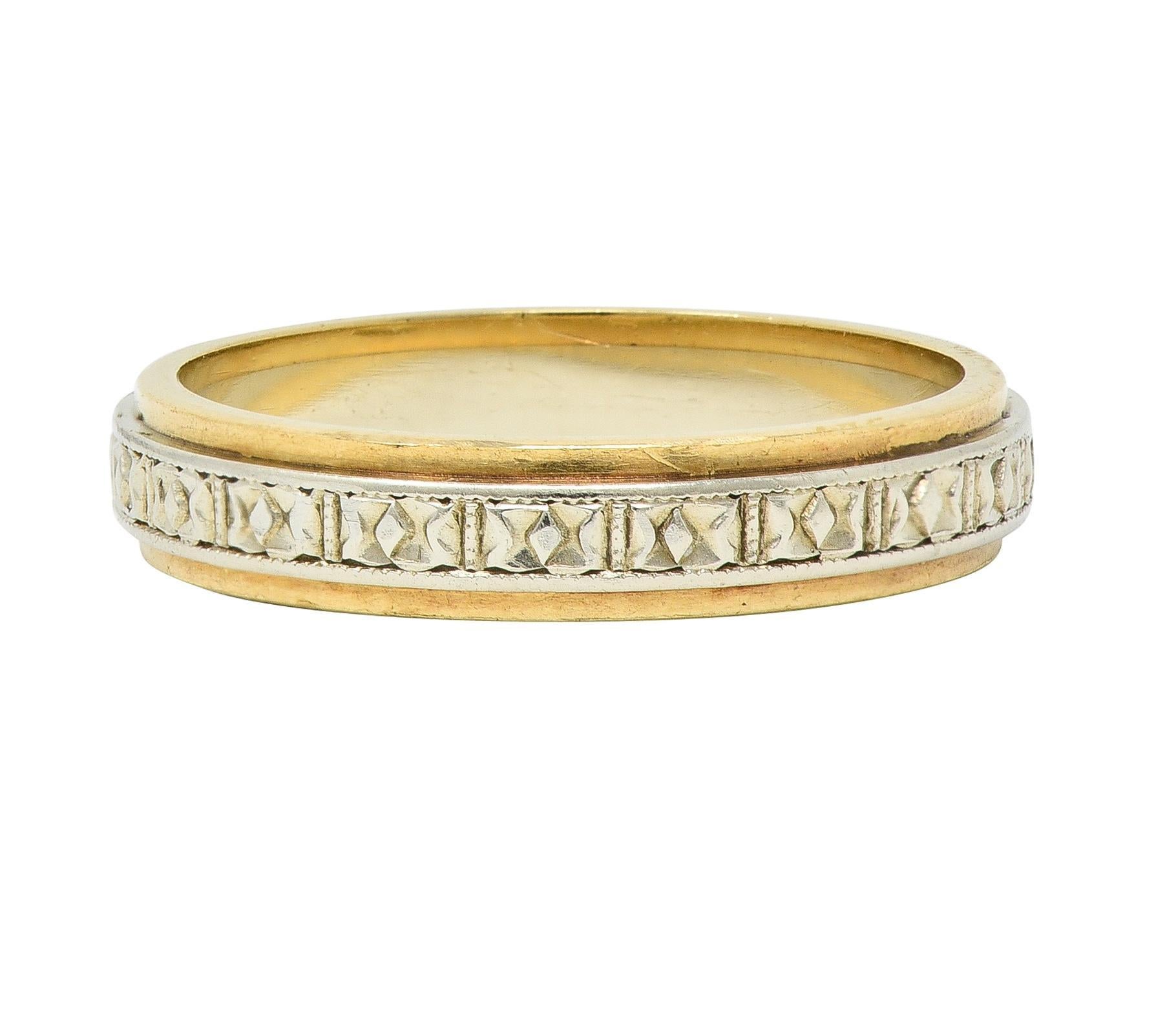 Art Deco Platinum 14 Karat Two-Tone Gold Antique Wedding Band Ring For Sale 1