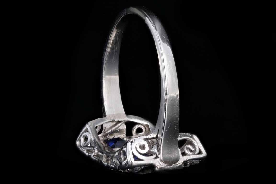 Art Deco Platinum 1.5 Carats in Total Synthetic Sapphire and Old European Cut For Sale 2