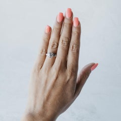 Anello in platino Art Deco con tre pietre di diamante da 1,64 carati