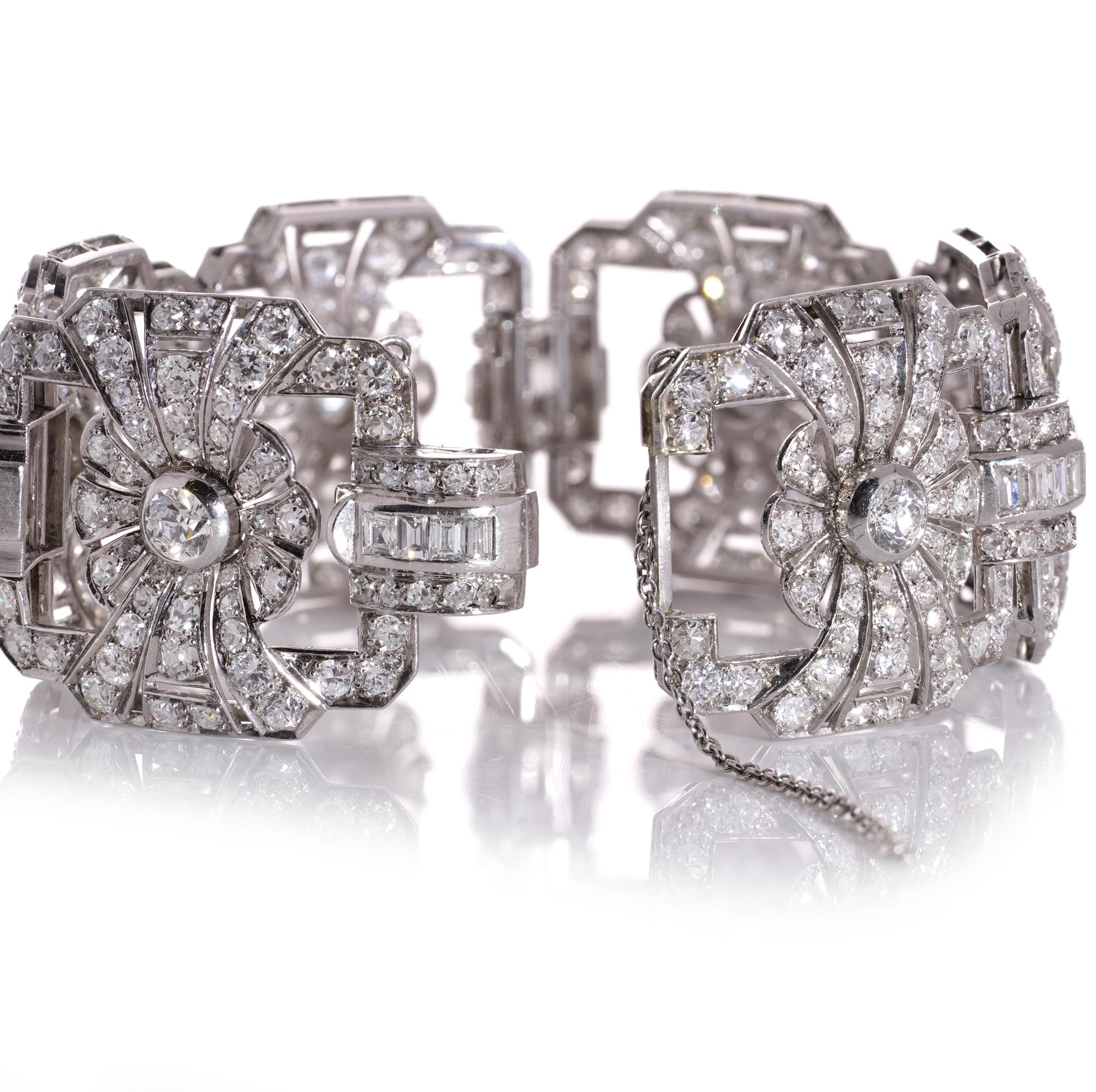 Art Deco platinum 17.80 carats of diamonds floral design link bracelet For Sale 3