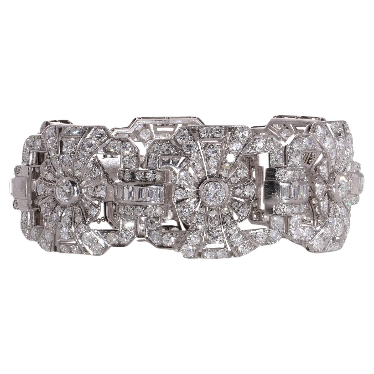 Old European Cut Art Deco platinum 17.80 carats of diamonds floral design link bracelet For Sale