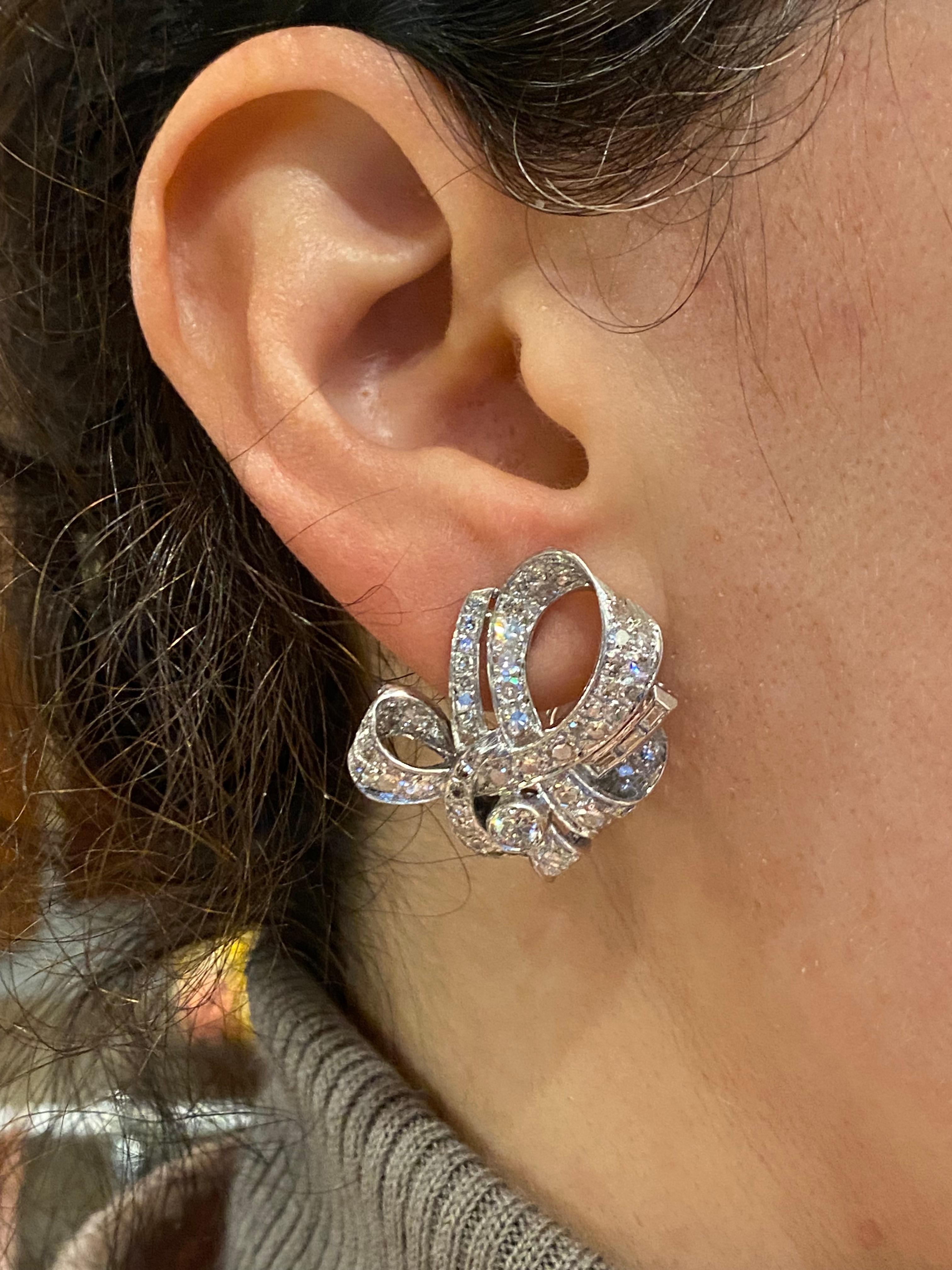 Art-Deco Platin 18K Gold & über 3,00 Karat Diamant-Cluster-Schleifen-Motiv-Ohrringe (Rundschliff)