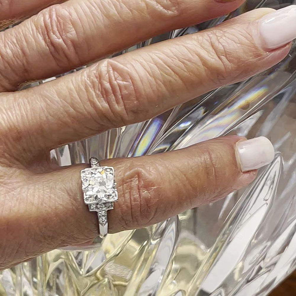 Art Deco Platinum 1.95 Carat Center Diamond Engagement Ring For Sale 2
