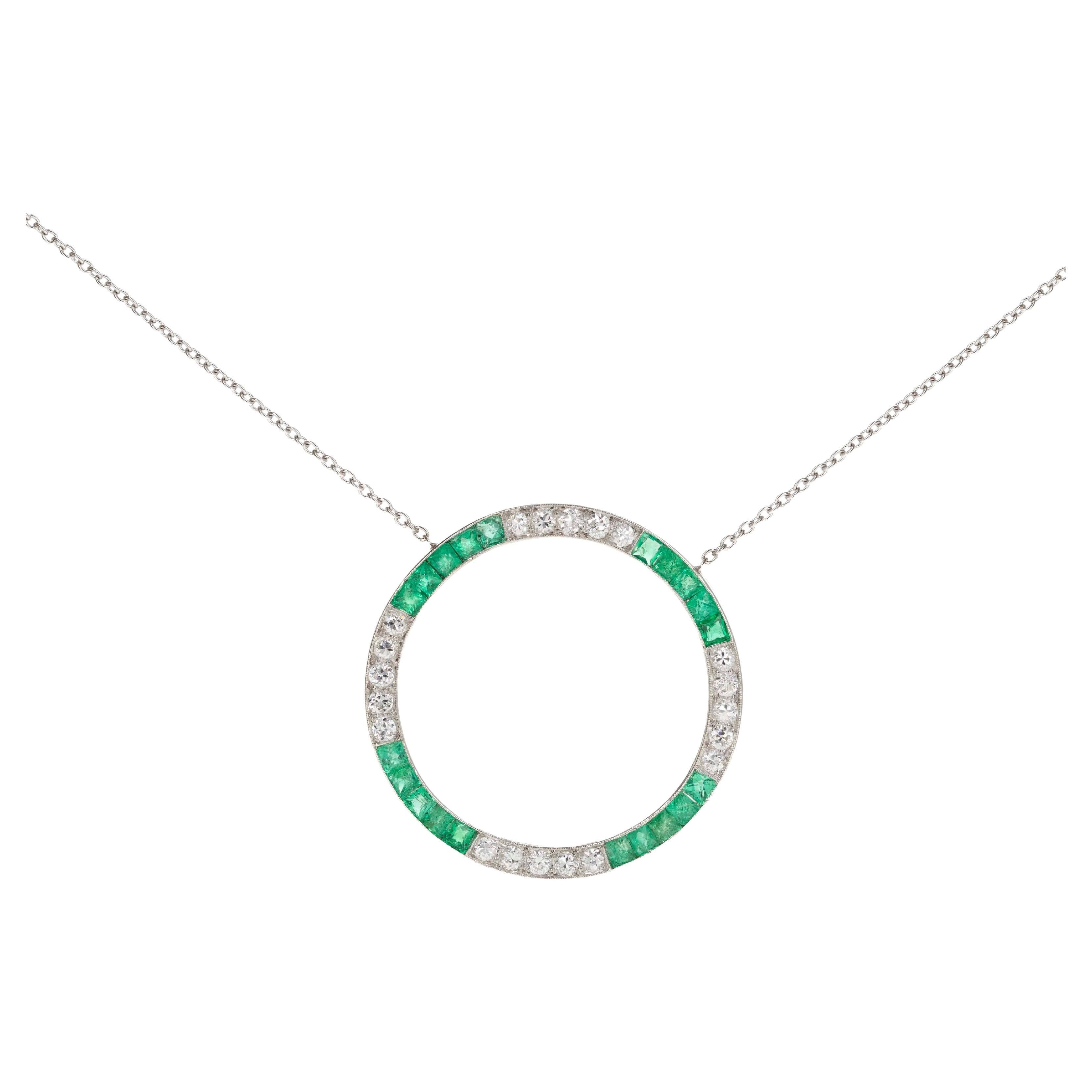Collar Colgante Art Decó de Platino con Esmeralda de 2 Quilates y Diamantes de Corte Viejo Europeo