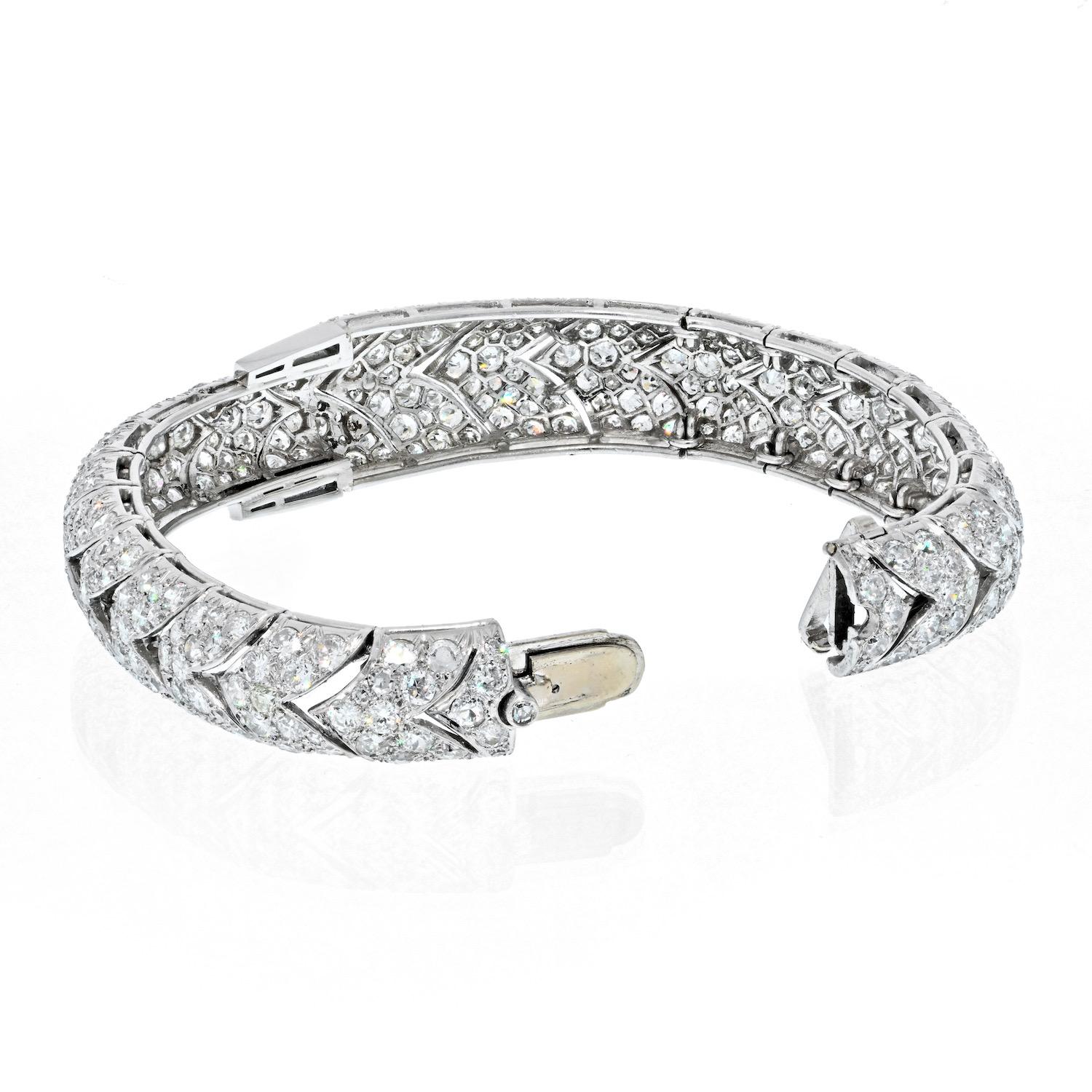 Taille ronde Bracelet Art déco en platine avec diamants de 20 carats des années 1930 en vente