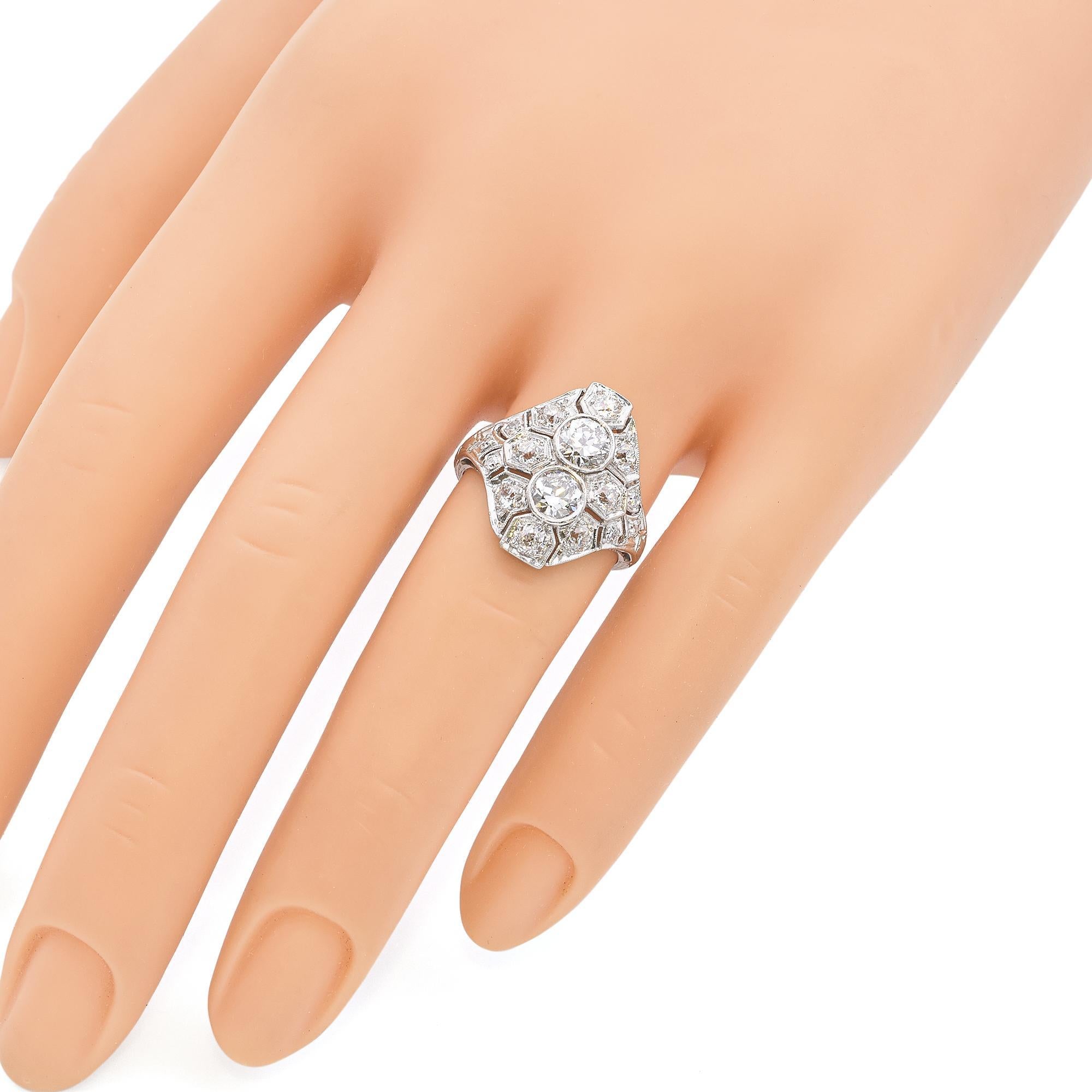 Taille vieille Europe Bague de soirée Art déco en platine avec diamant européen ancien de 2,0 ctw en vente