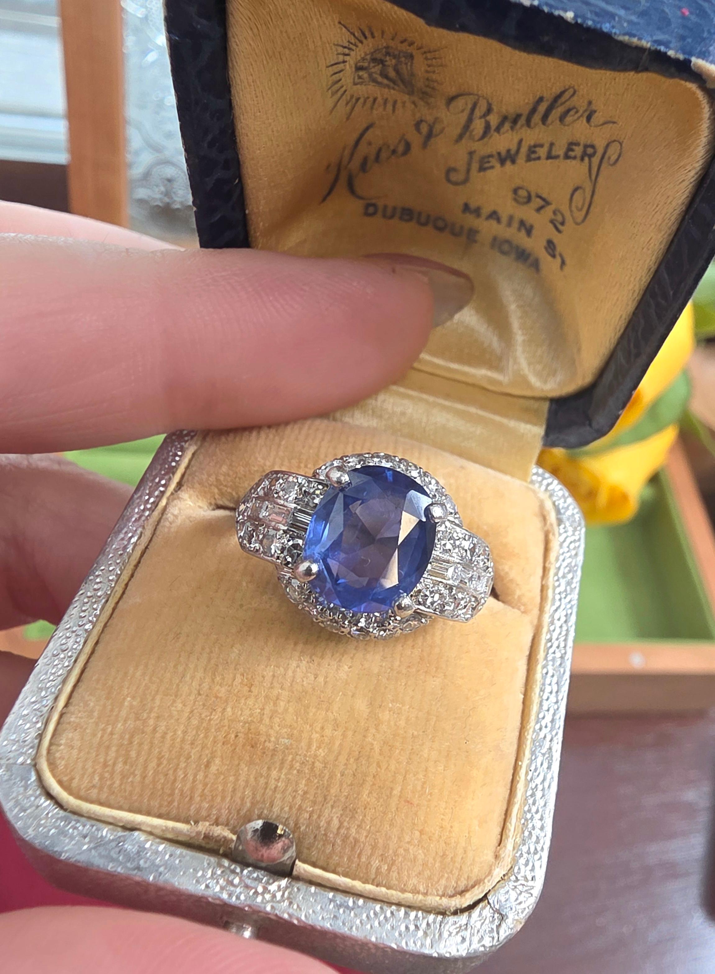 Art Decó Platino 3 Quilates Sin Calor Zafiro Azul Ovalado  Anillo de diamantes GIA en venta 2