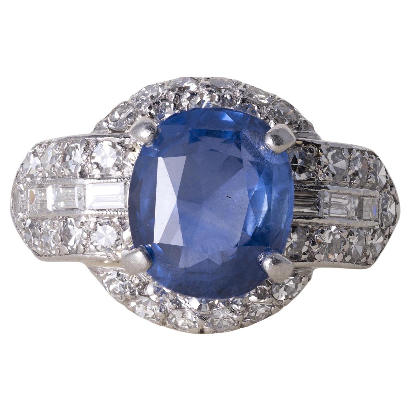 Art Deco Platinum 3 Carat No Heat Blue Sapphire Oval Bague en diamant GIA