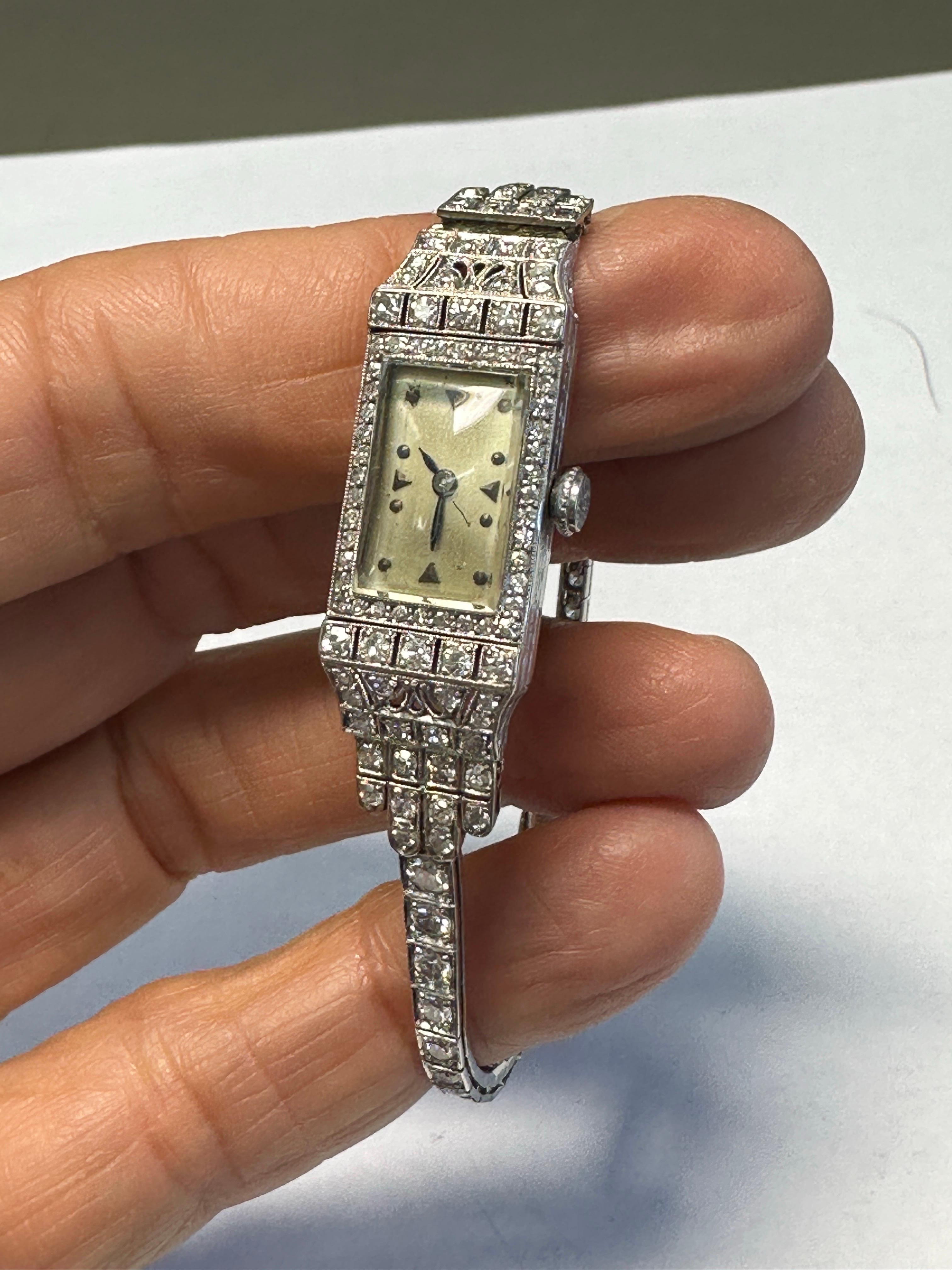 Art Deco Platinum 3.50Ct Diamond Watch VS-F 18-Jewell Manual Wind Bon état à Laguna Hills, CA
