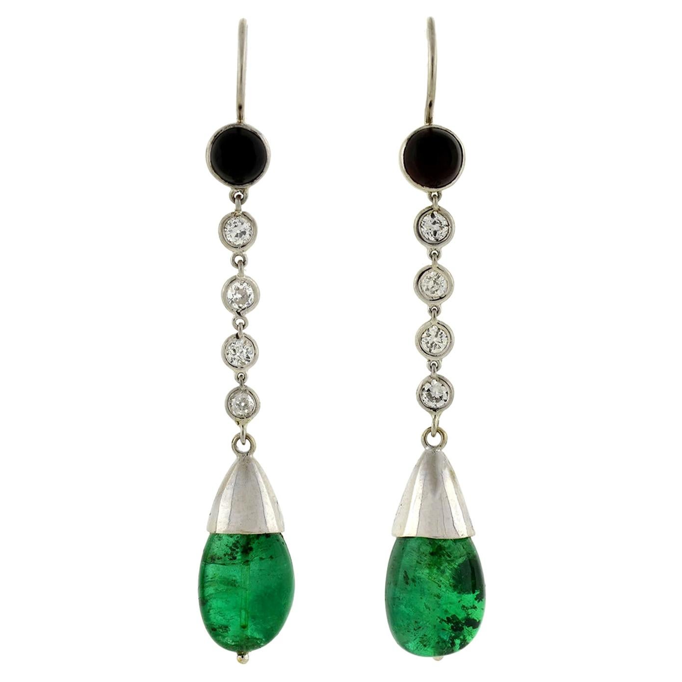 Art Deco Platinum 4.00 Carat Total Carat Emerald and Diamond Onyx Drop Earrings