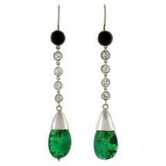 Art Deco Platinum 4.00 Carat Total Carat Emerald and Diamond Onyx Drop Earrings