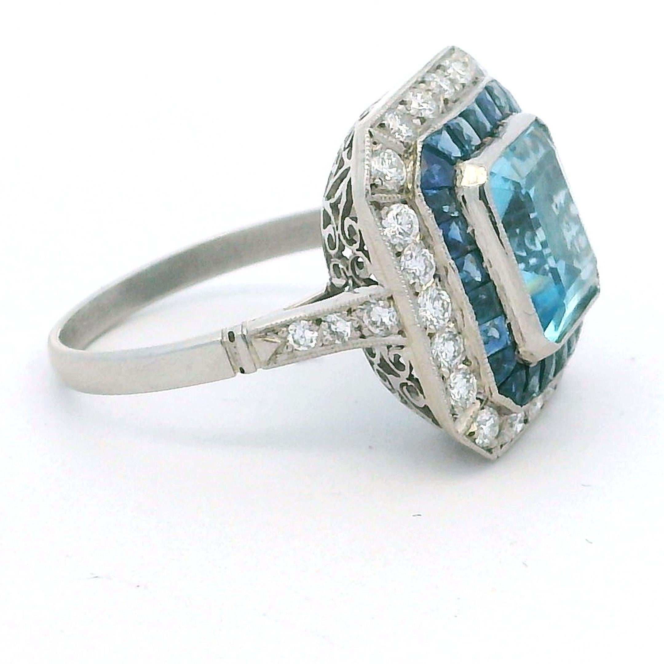 Taille mixte Bague art déco en platine 5.00 ct aigue-marine, diamant et saphir taille calibre en vente