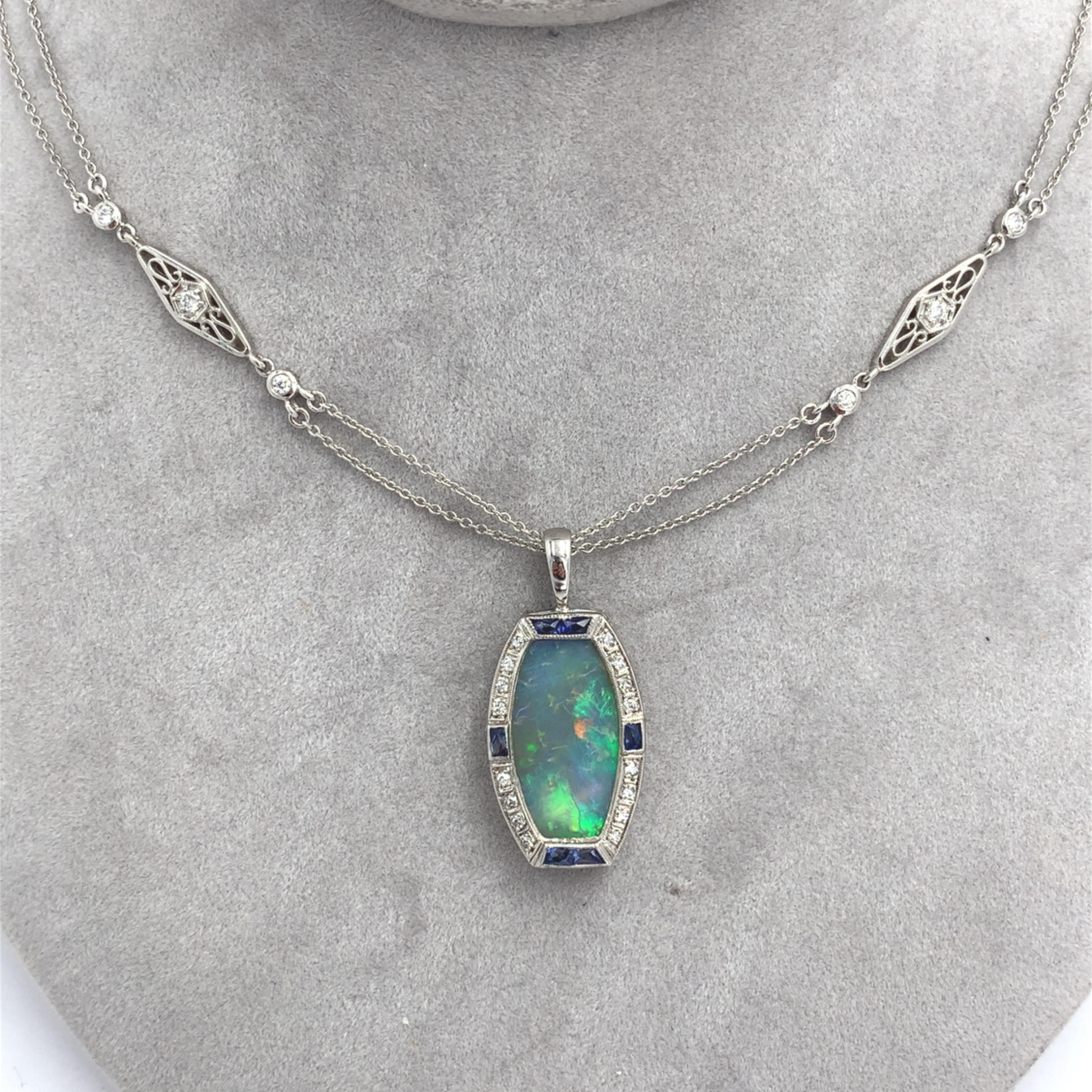 Pendentif Art Déco en platine 9,24 carats en opale avec diamants et saphirs synthétiques en vente 3