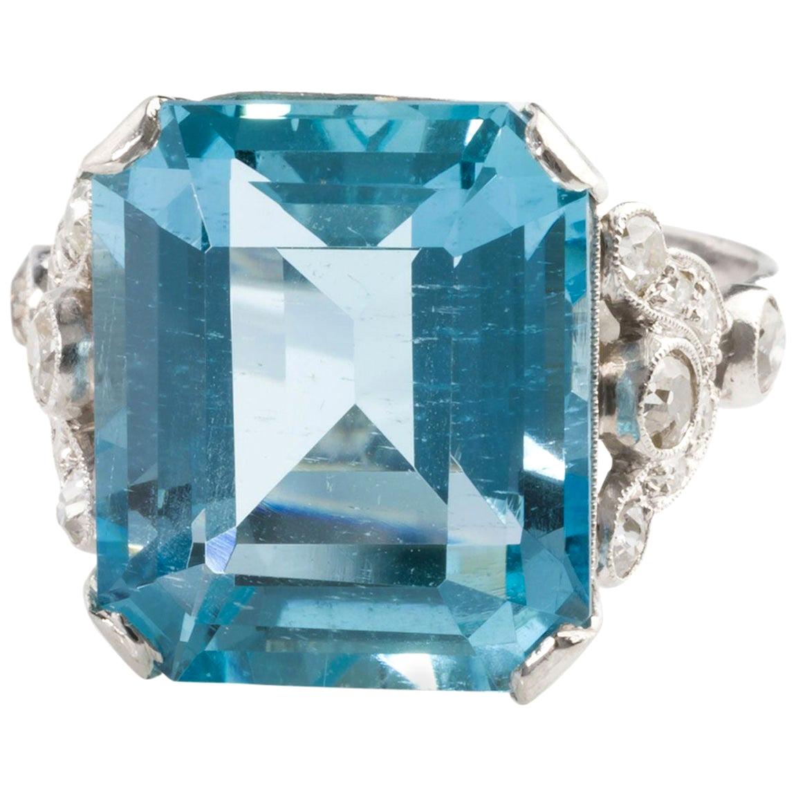 Art Deco Platinum and 10.60 Carat Natural Aquamarine and Diamond Dress Ring