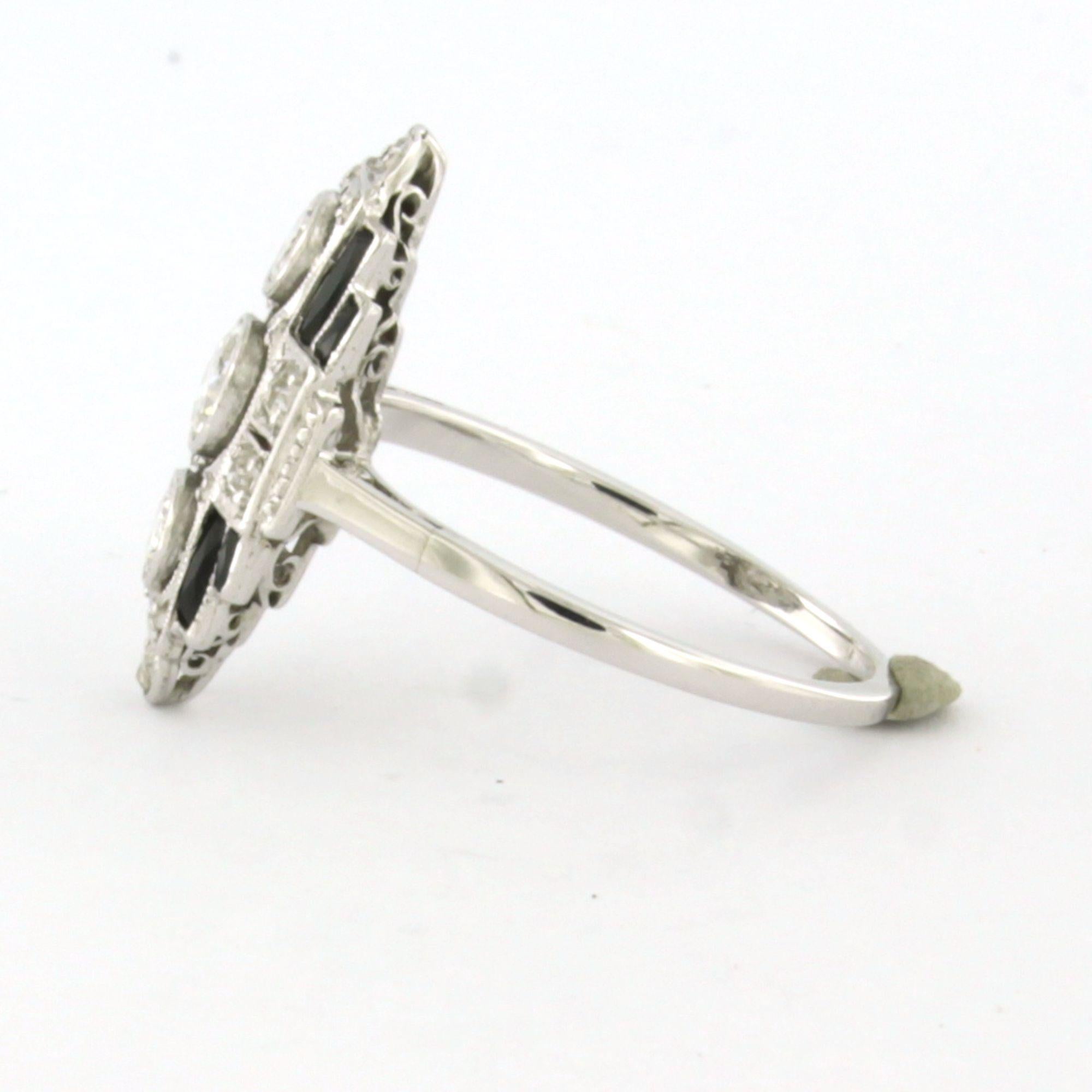 Anello ART DECO in platino e oro bianco 14k con onice e diamanti taglio vecchia miniera fino a 0,50 carati - F/G - SI - misura US 7,25 - EU 17,5(55)

Descrizione dettagliata:

La parte superiore dell'anello è larga 1,8 cm e alta 4,0 mm.

Misura