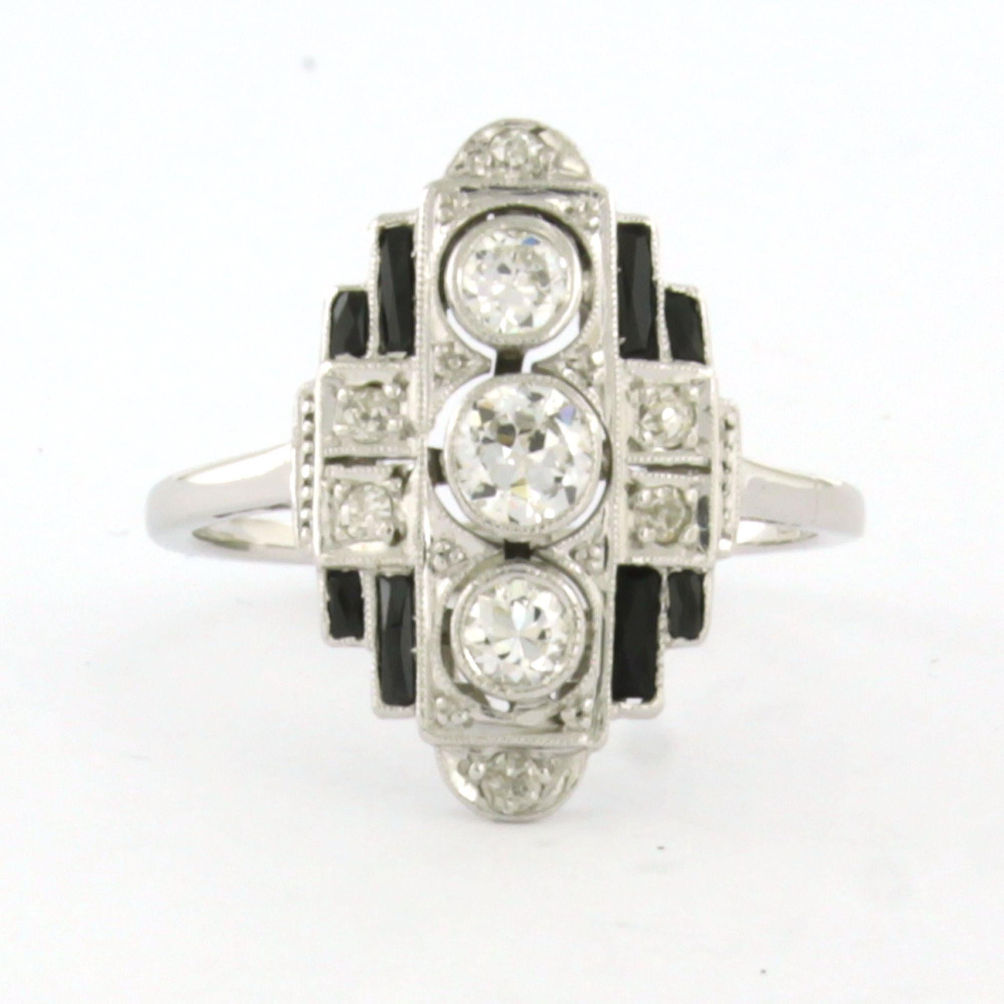 ART DECO Anello in platino e oro bianco 14k con onice e diamanti taglio vecchia miniera in vendita 1