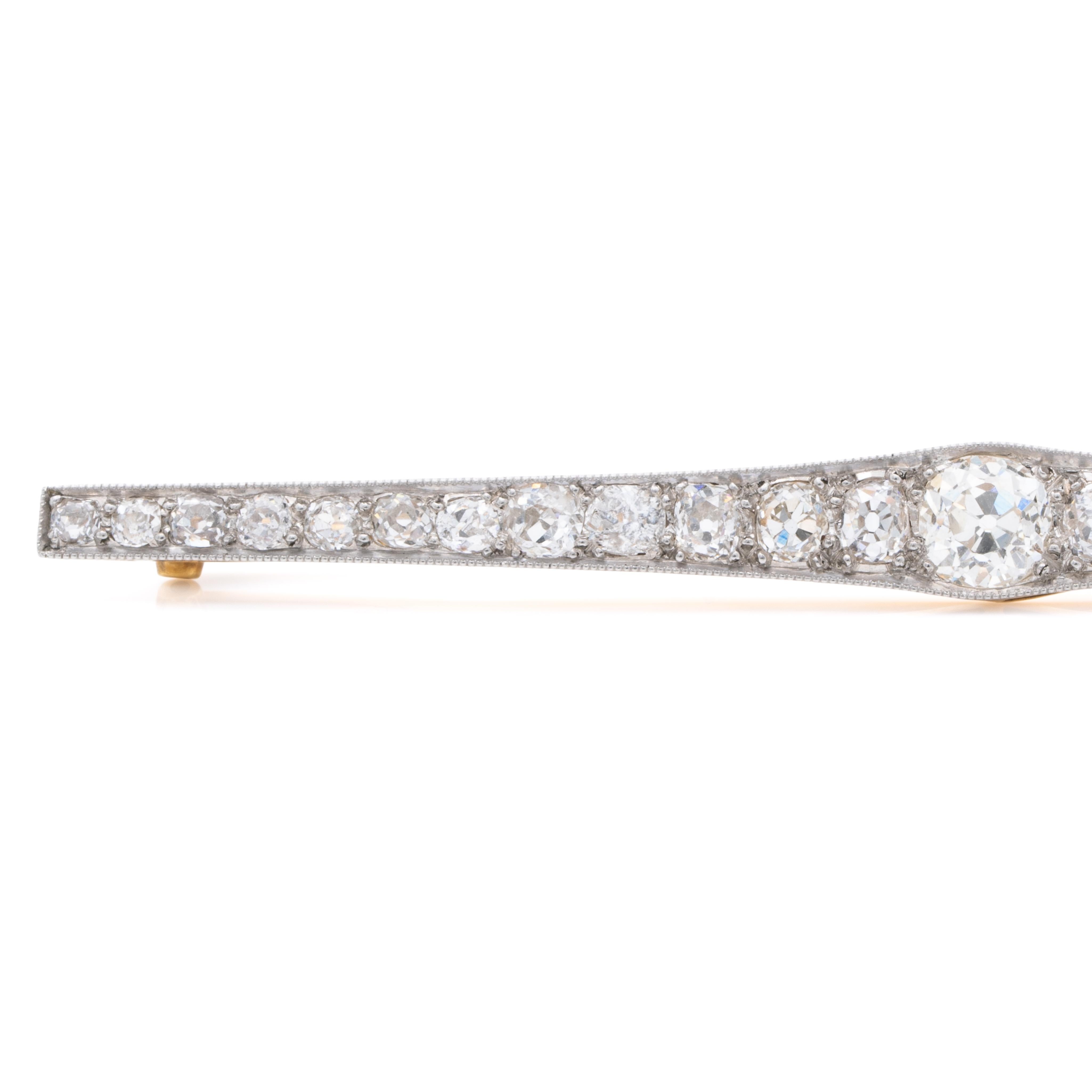 Taille vieille Europe Broche Art déco en platine et or jaune 18 carats avec diamants européens anciens de 3,20 carats en vente