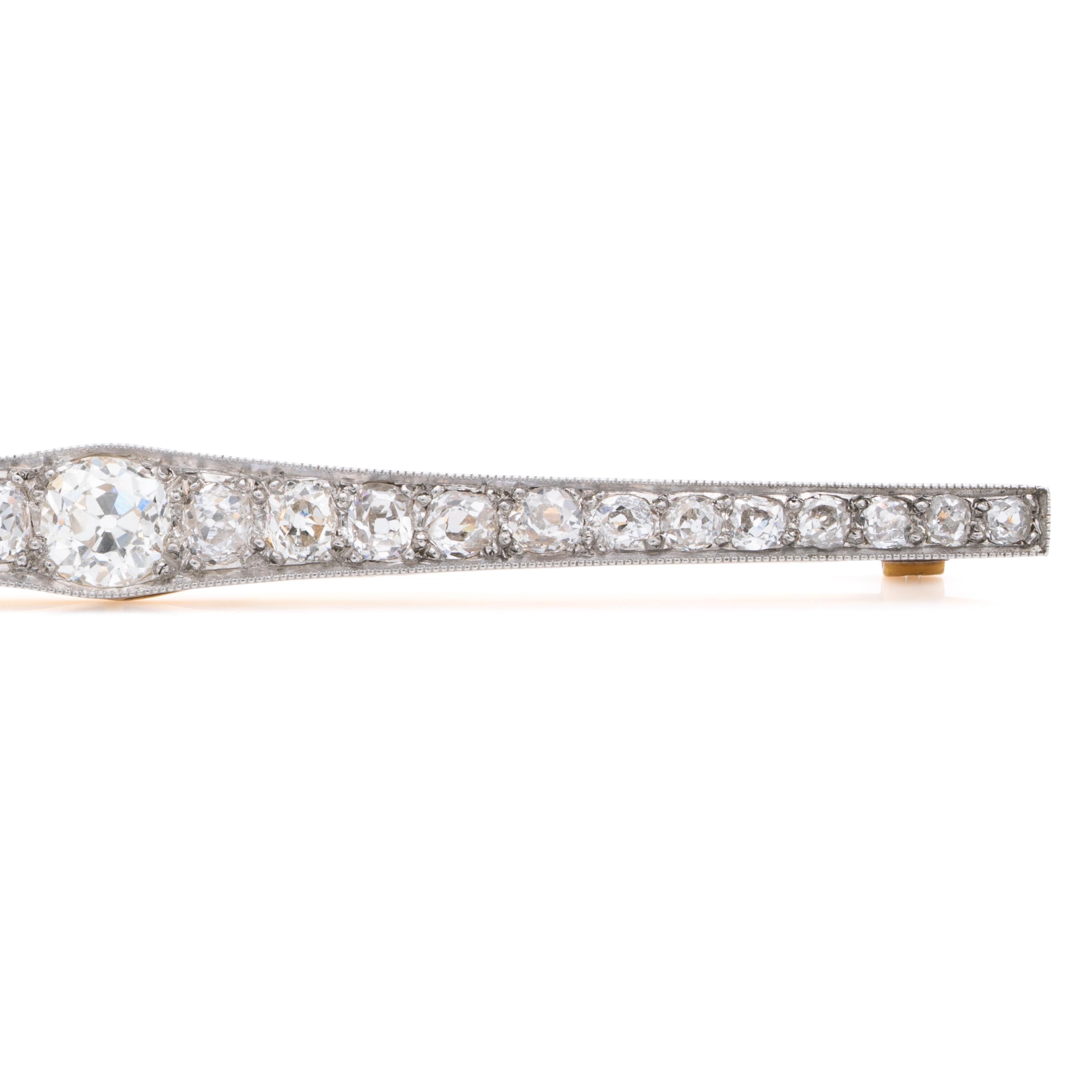 Broche Art déco en platine et or jaune 18 carats avec diamants européens anciens de 3,20 carats Bon état - En vente à New York, NY