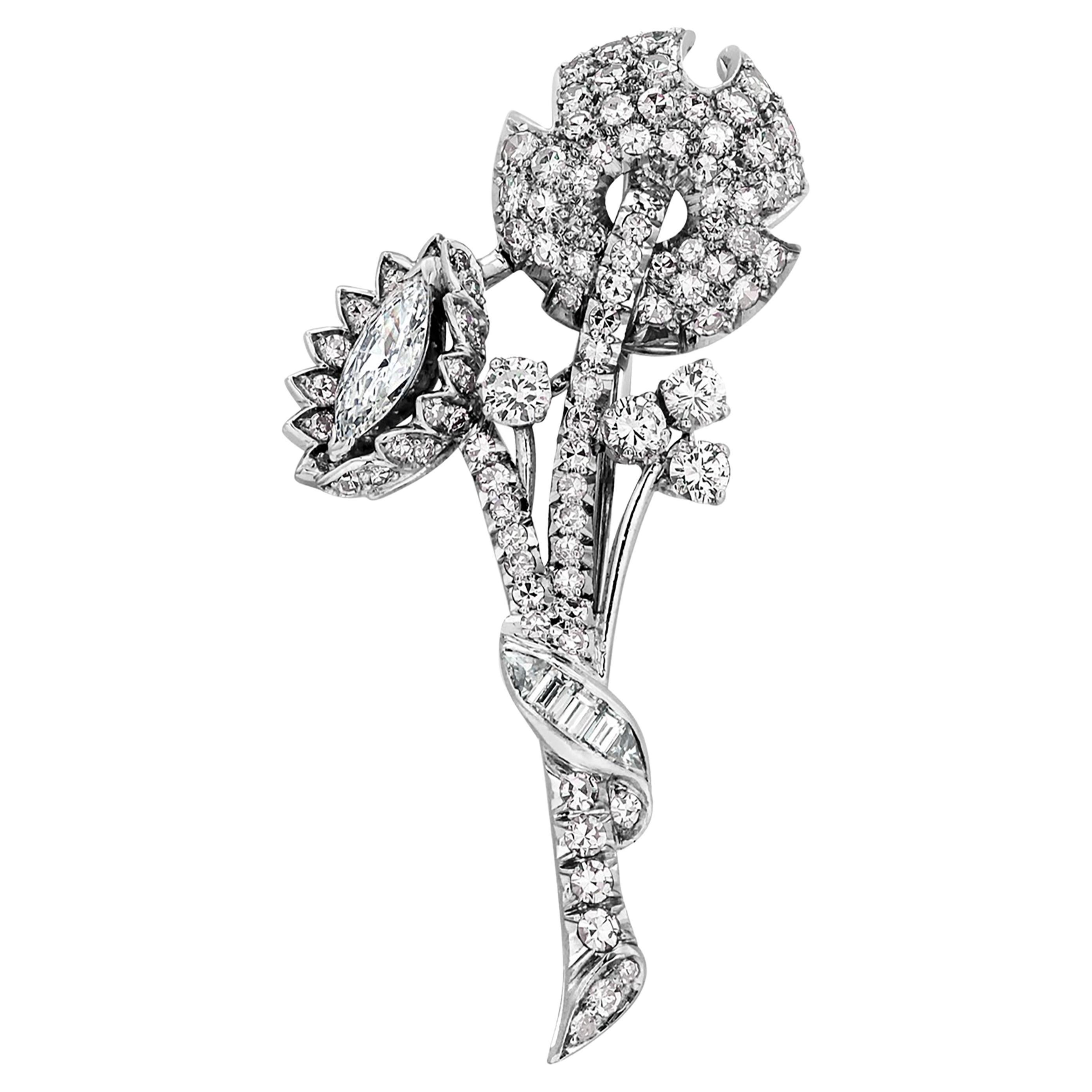 Art Deco Platinum and Diamond 3.13 Carat Floral 1920th Rare 1.65 Inch Brooch In Good Condition In New York, NY