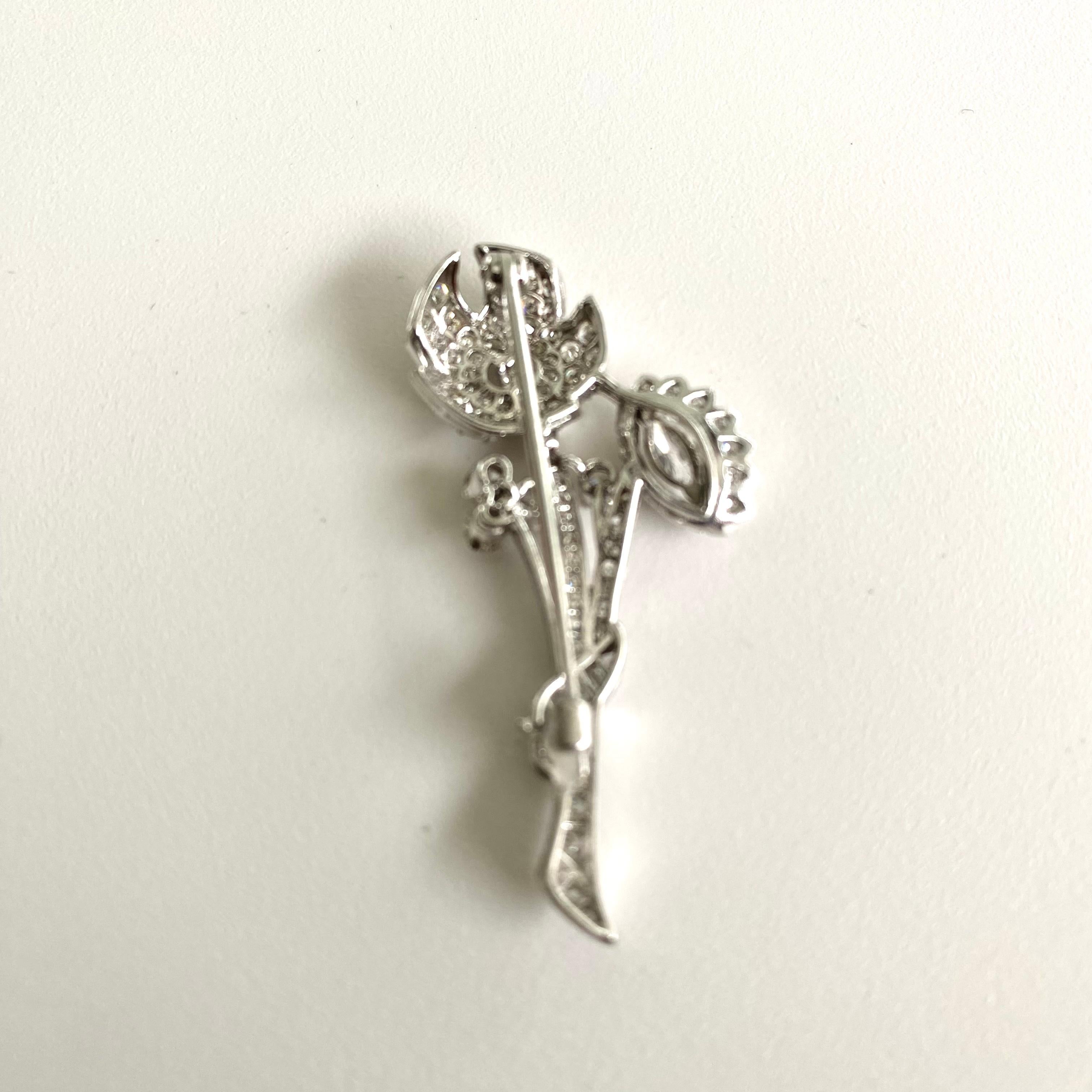 Art Deco Platinum and Diamond 3.13 Carat Floral 1920th Rare 1.65 Inch Brooch For Sale 2