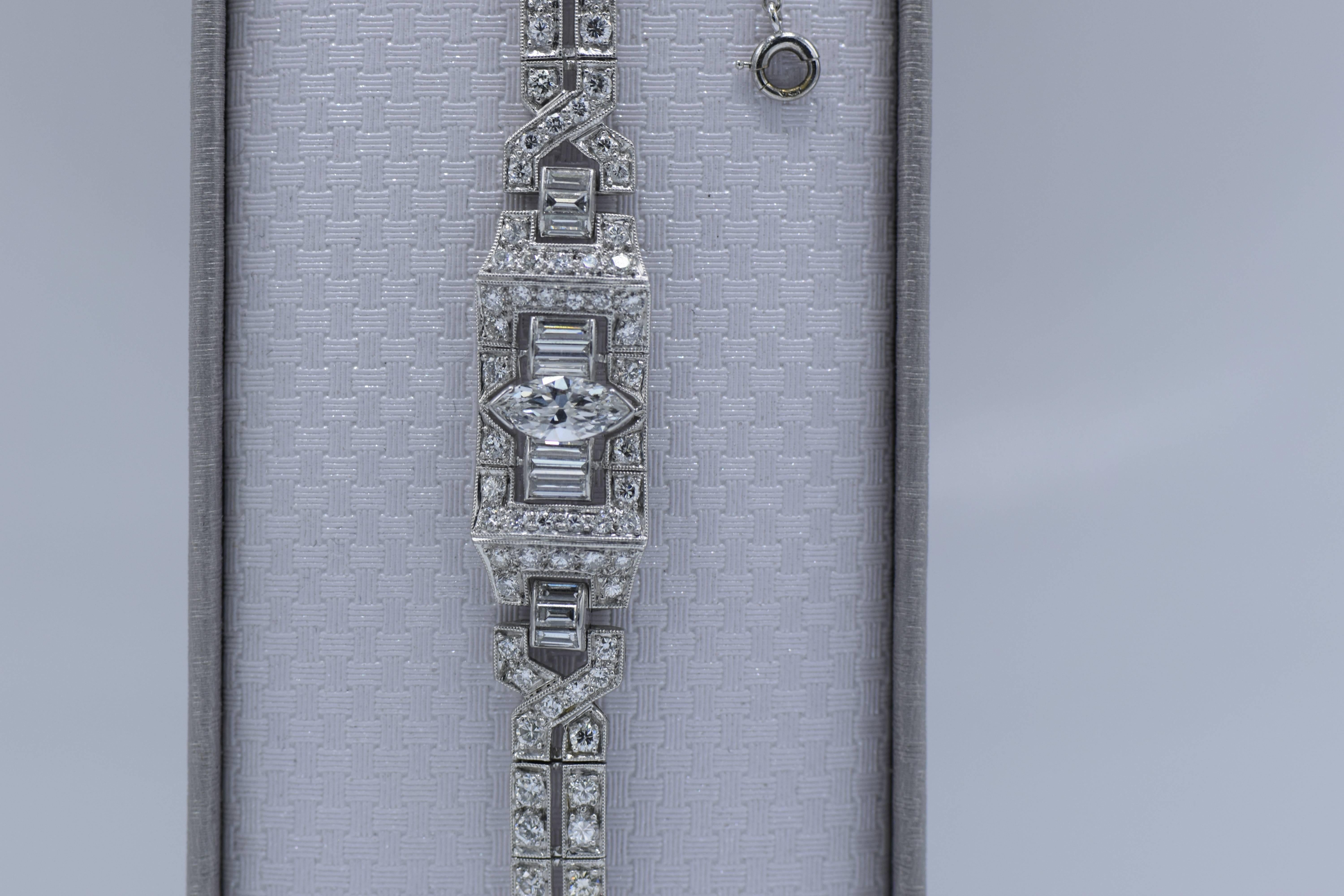 Art Deco Platinum and Diamond Bracelet In Excellent Condition In New York, NY