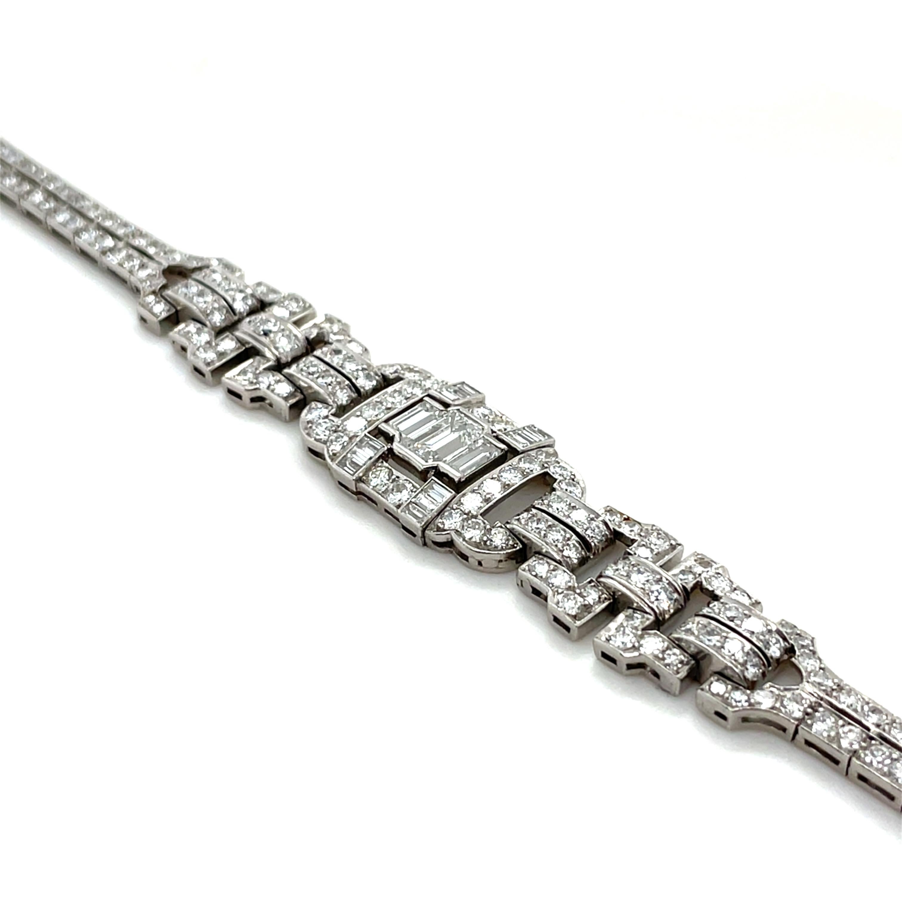 Art Deco, Platinum and Diamond Bracelet In Excellent Condition In Chicago, IL